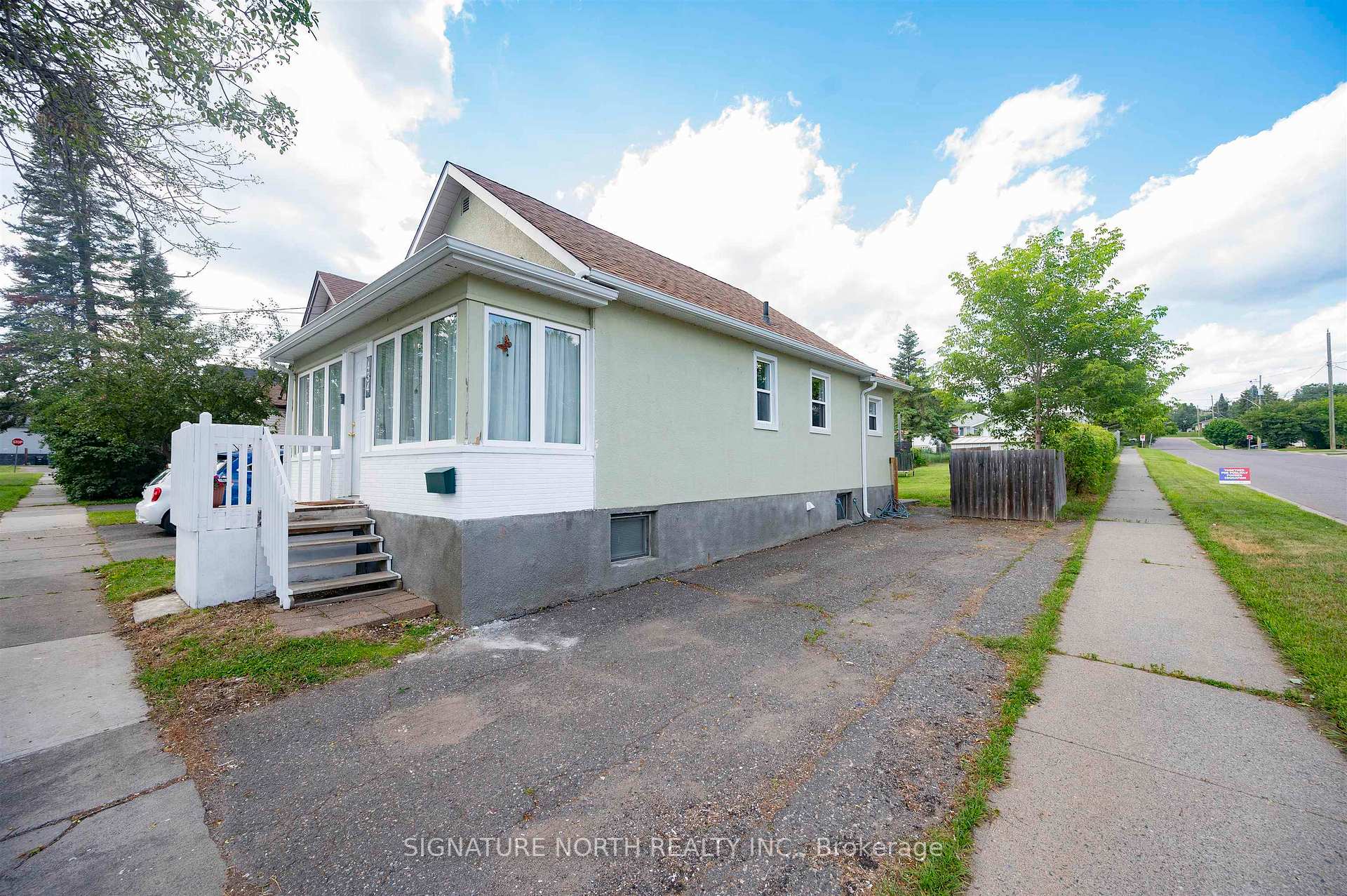 Photo 2 of 434 Queen Street, Thunder Bay, Academy Heights — HOMEH