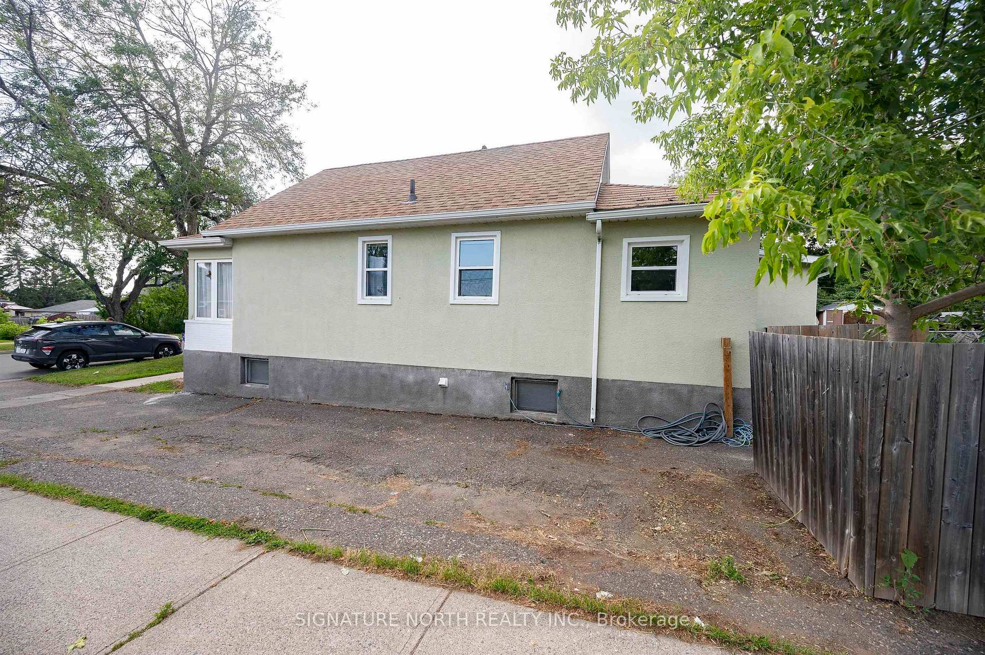 Photo 3 of 434 Queen Street, Thunder Bay, Academy Heights — HOMEH