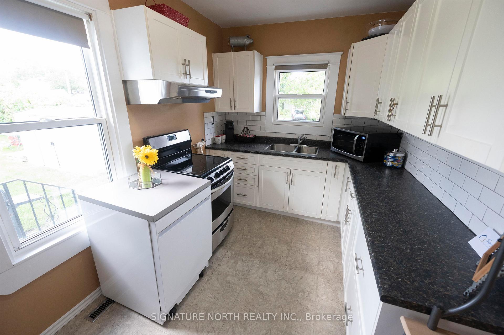Photo 14 of 434 Queen Street, Thunder Bay, Academy Heights — HOMEH