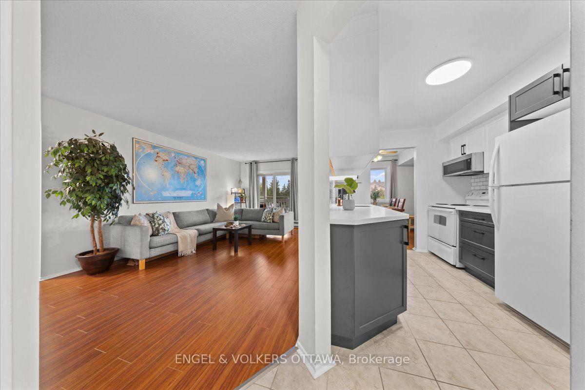 Photo 3 of Unit 107, 268 Lorry Greenberg Drive, Ottawa, Hunt Club Park/Greenboro — HOMEH