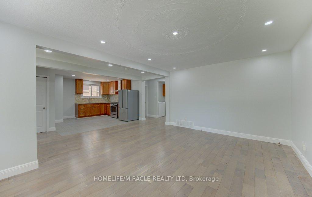Photo 7 of 80 Lower Canada Crescent, Kitchener, Pioneer Park — HOMEH