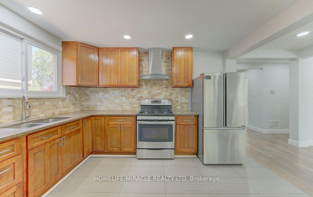Photo 11 of 80 Lower Canada Crescent, Kitchener, Pioneer Park — HOMEH