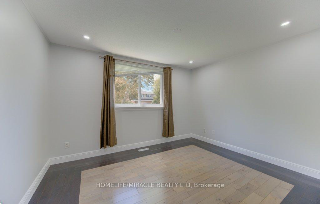 Photo 24 of 80 Lower Canada Crescent, Kitchener, Pioneer Park — HOMEH