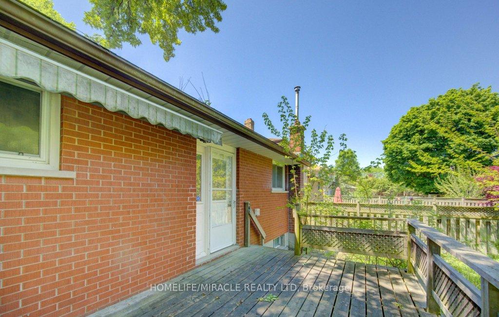 Photo 33 of 80 Lower Canada Crescent, Kitchener, Pioneer Park — HOMEH