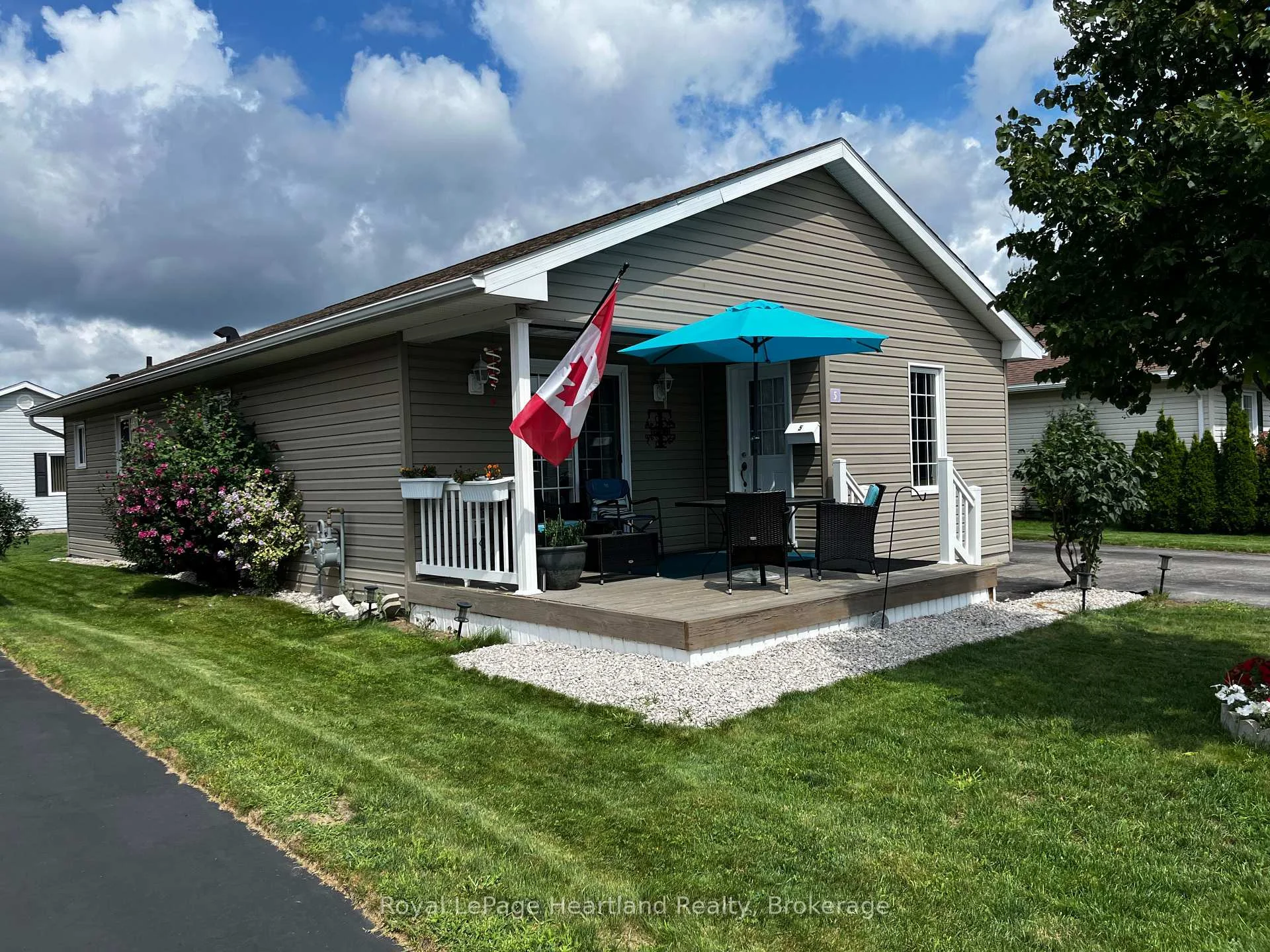 Photo 1 of 5 Kellestine Drive, Strathroy-Caradoc, SW — HOMEH