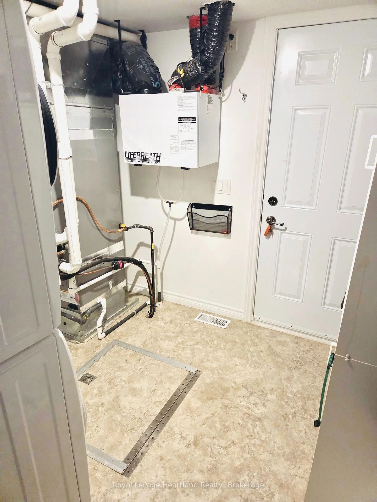 Photo 15 of 5 Kellestine Drive, Strathroy-Caradoc, SW — HOMEH