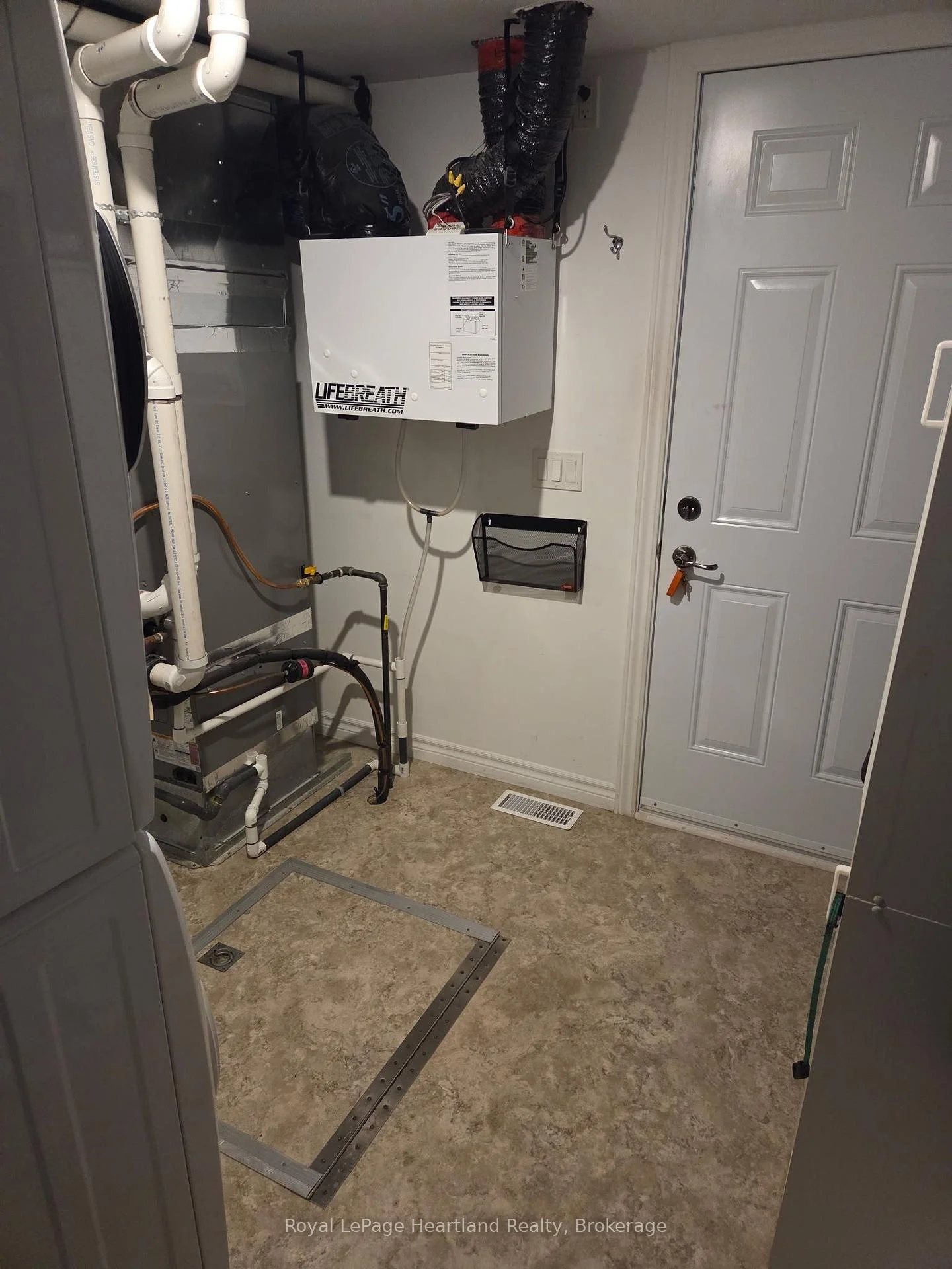 Photo 35 of 5 Kellestine Drive, Strathroy-Caradoc, SW — HOMEH