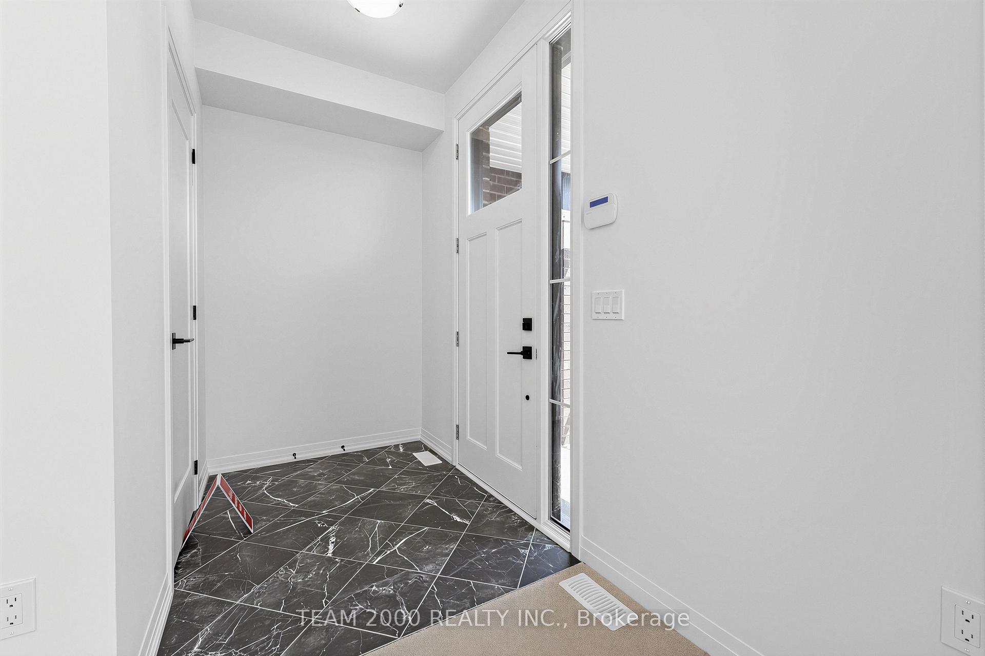 Photo 3 of 190 Spitfire Drive, Hamilton, Mount Hope — HOMEH