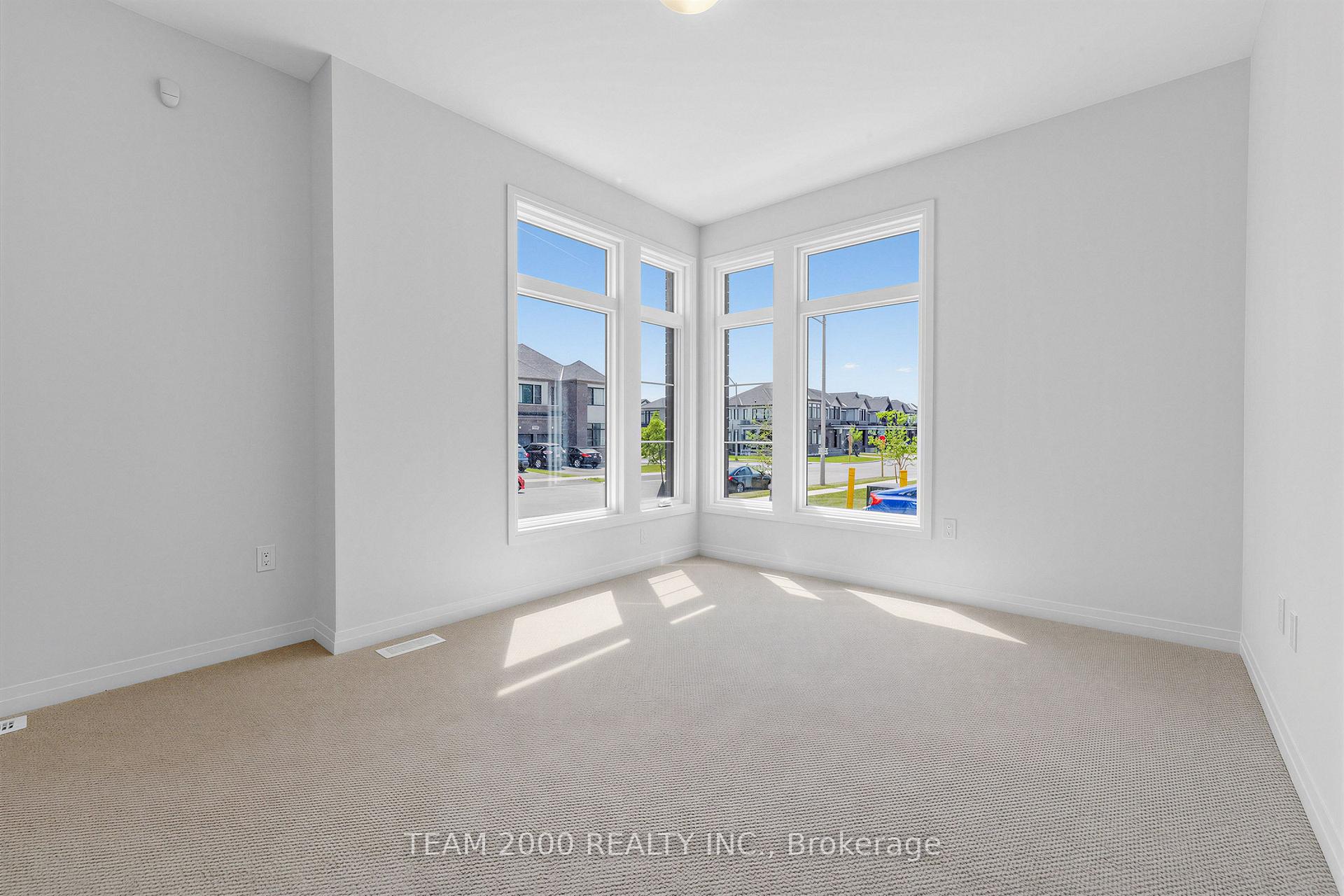 Photo 5 of 190 Spitfire Drive, Hamilton, Mount Hope — HOMEH