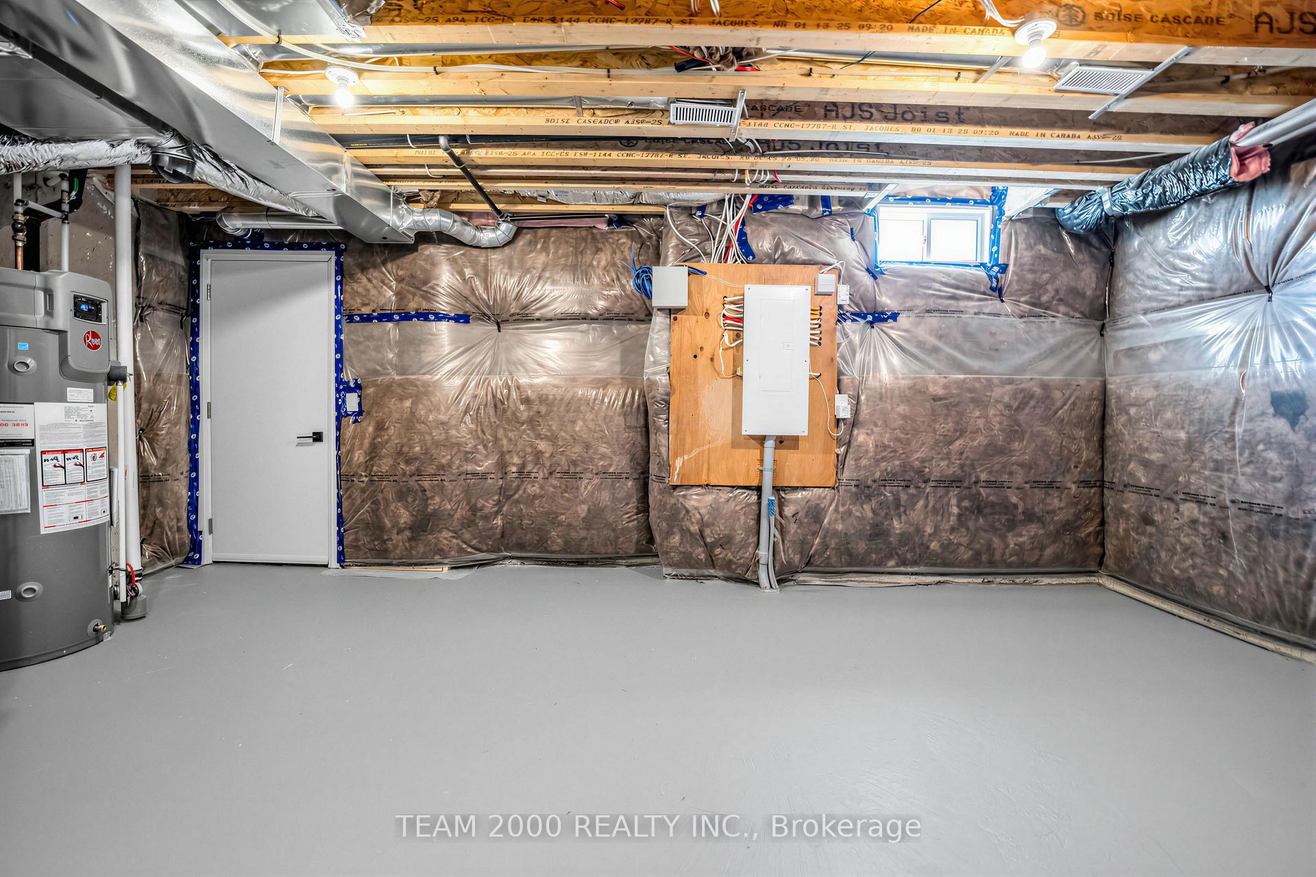 Photo 32 of 190 Spitfire Drive, Hamilton, Mount Hope — HOMEH