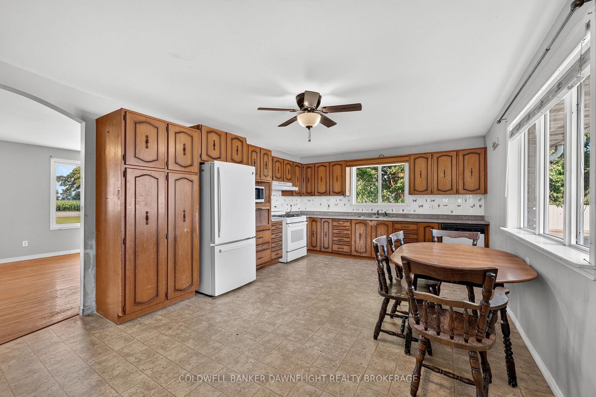 Photo 13 of 38786 B Zurich-Hensall Road, Bluewater, Hay — HOMEH