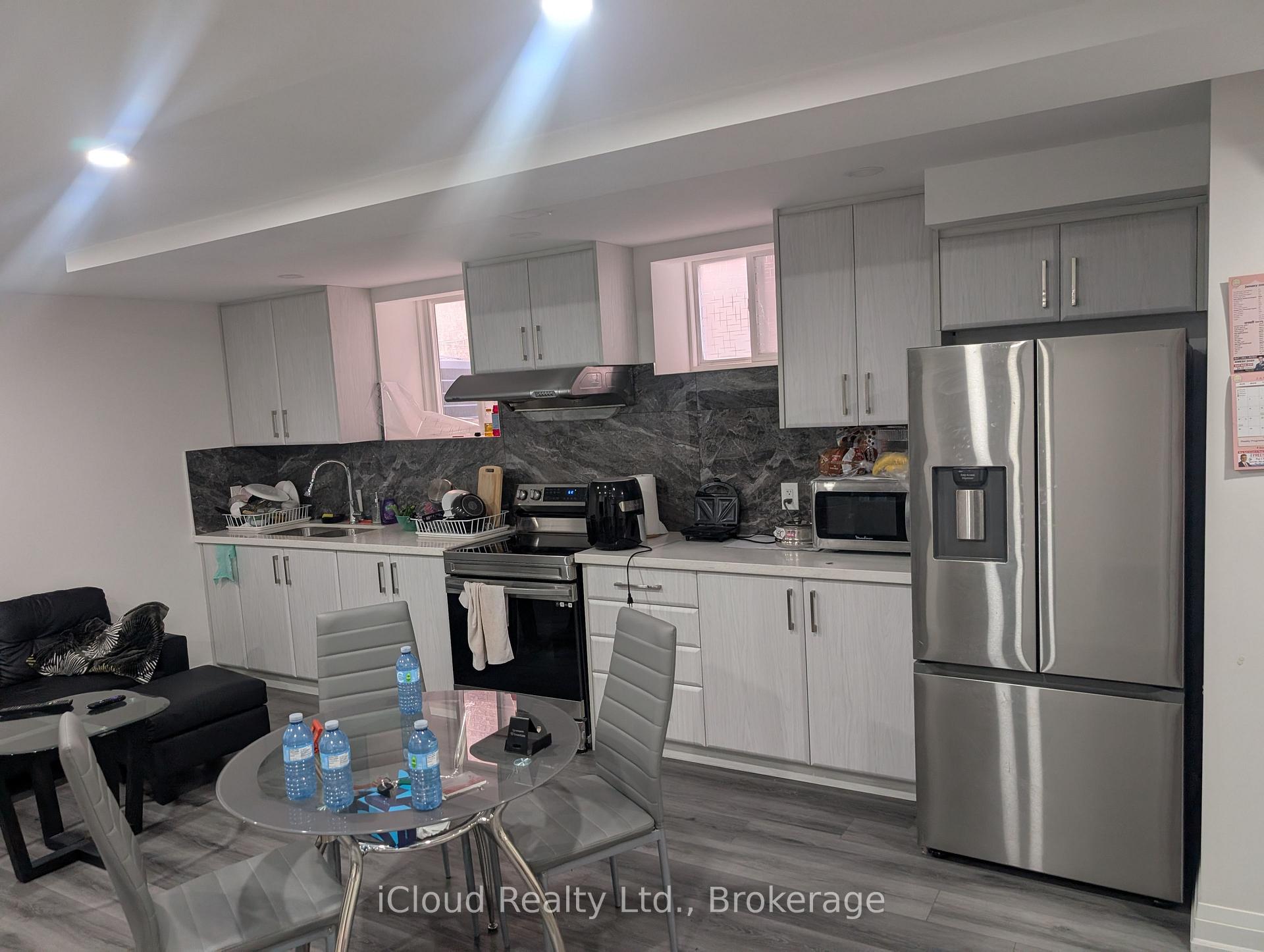 Photo 3 of 59 Haviland Circle, Brampton, Sandringham-Wellington — HOMEH
