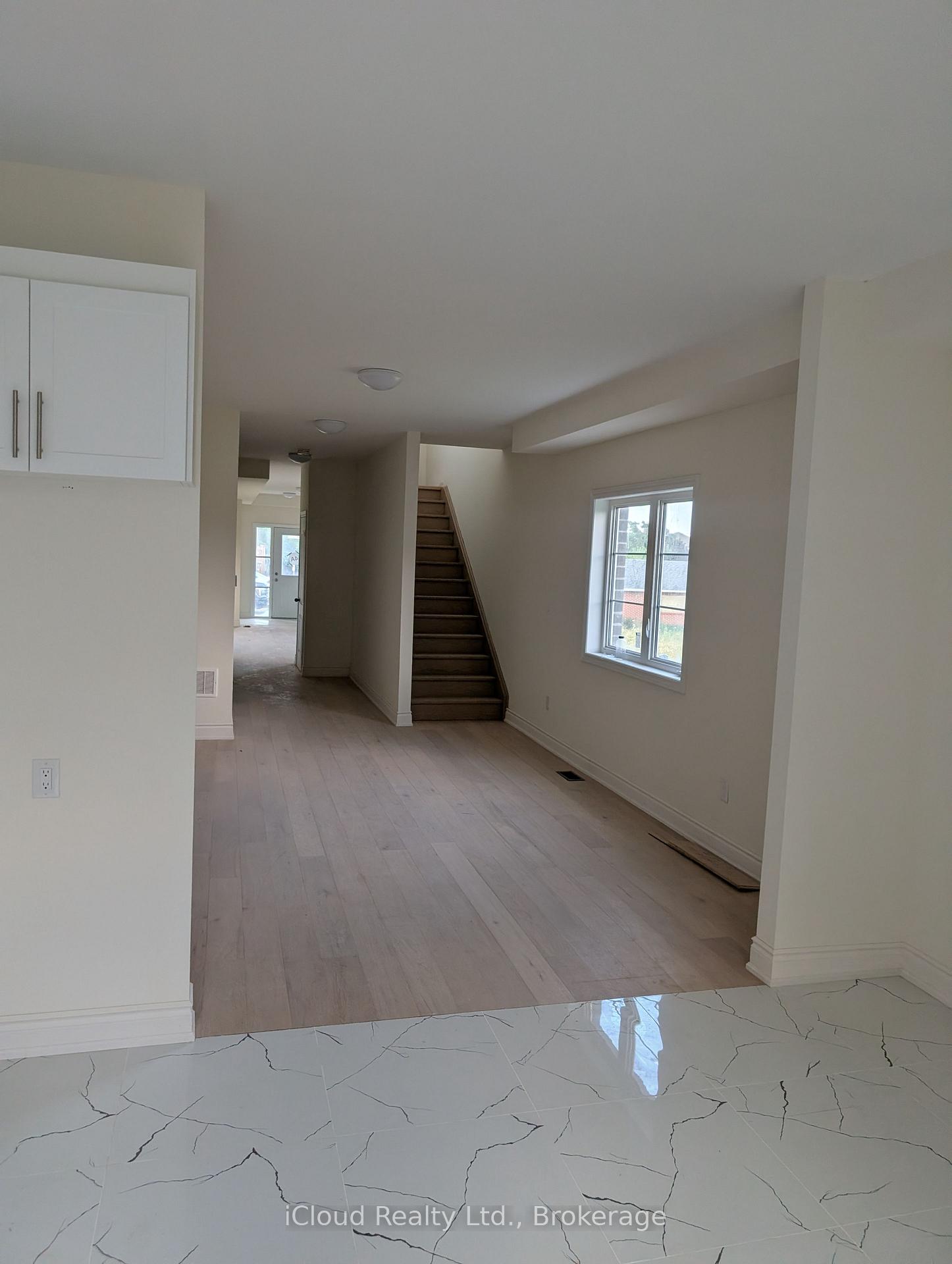 Photo 7 of 59 Haviland Circle, Brampton, Sandringham-Wellington — HOMEH