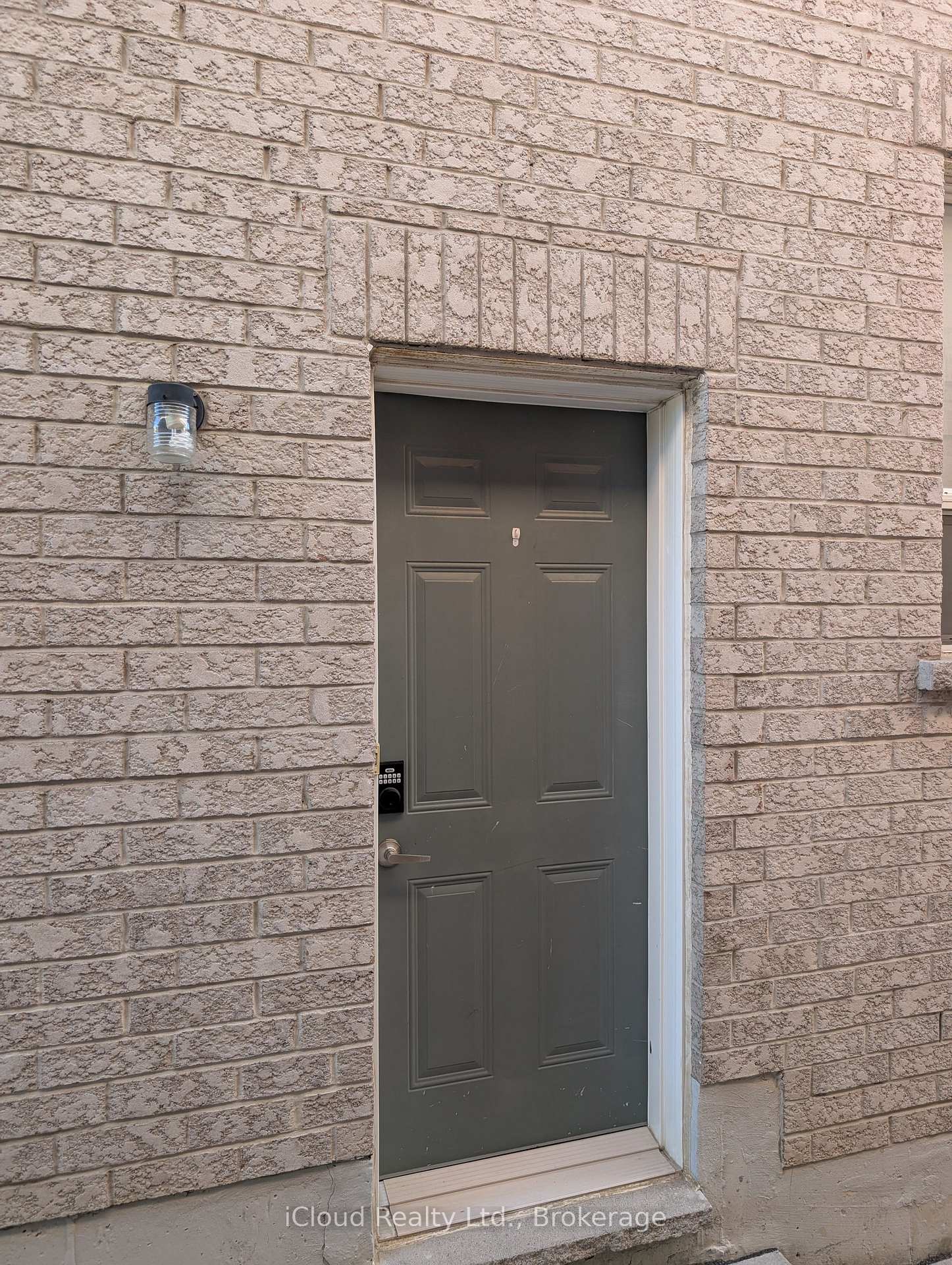 Photo 9 of 59 Haviland Circle, Brampton, Sandringham-Wellington — HOMEH