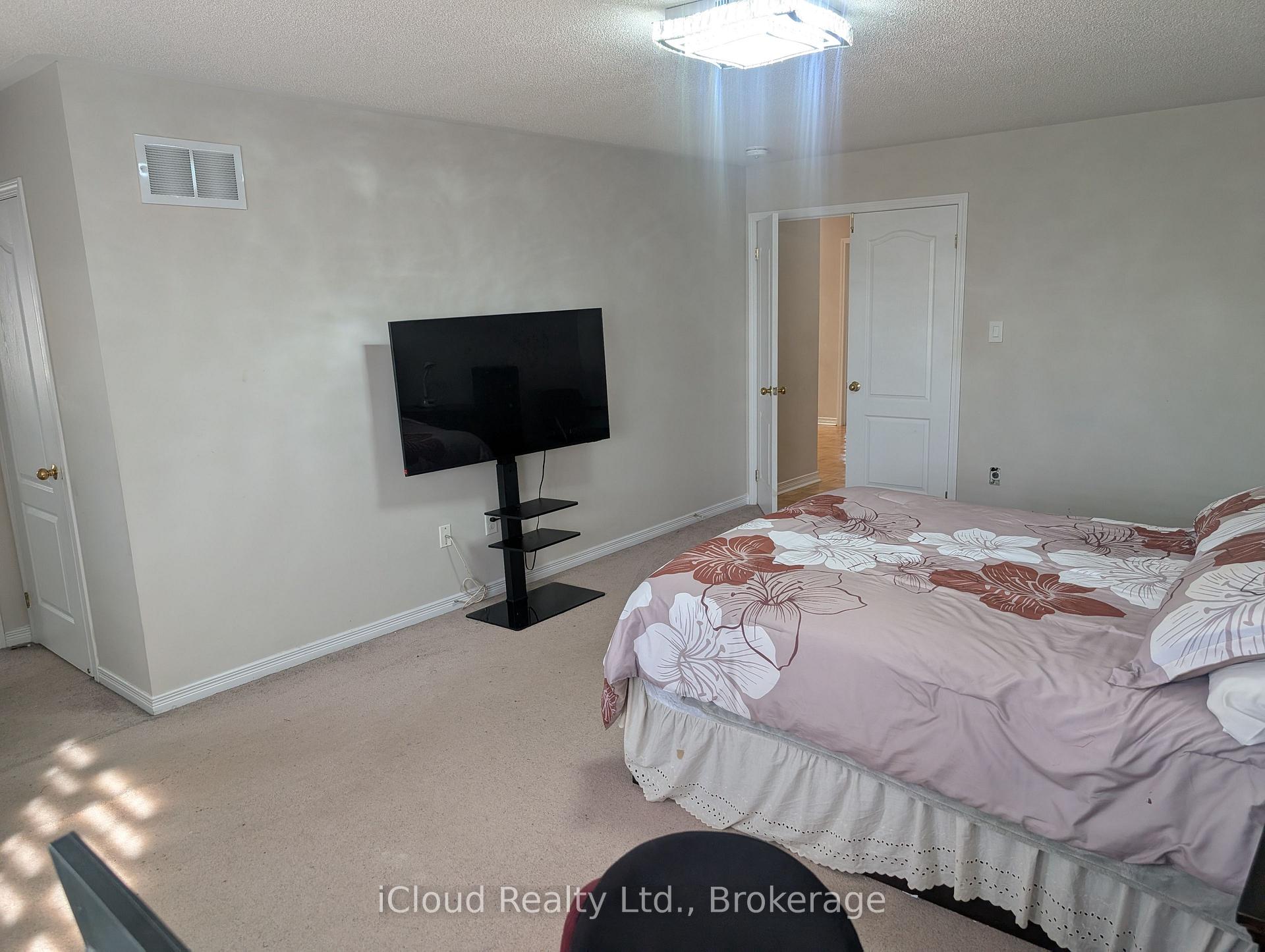 Photo 13 of 59 Haviland Circle, Brampton, Sandringham-Wellington — HOMEH