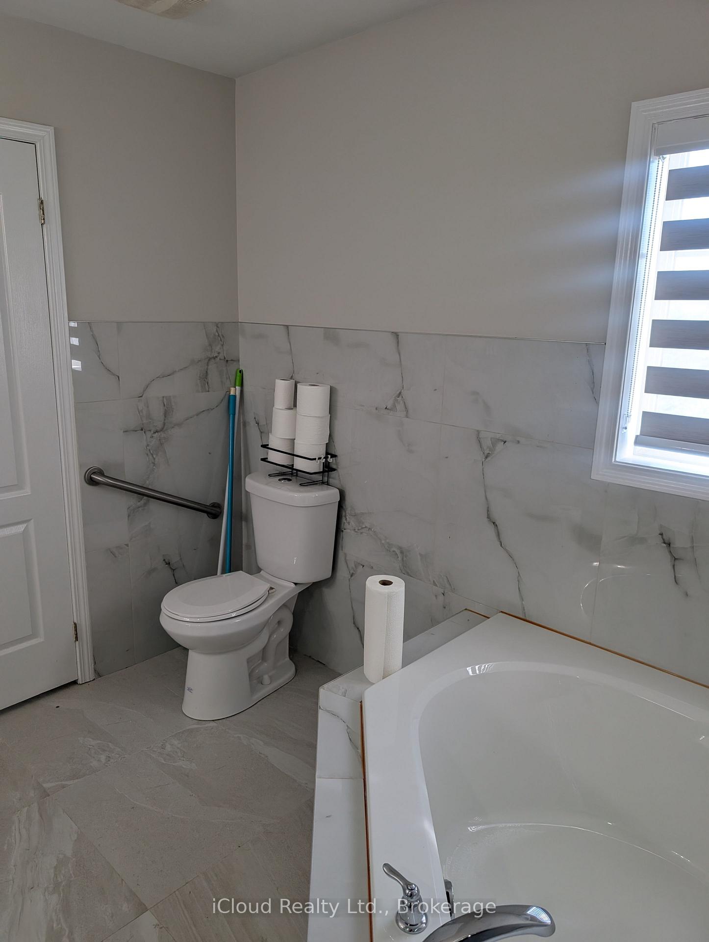 Photo 16 of 59 Haviland Circle, Brampton, Sandringham-Wellington — HOMEH