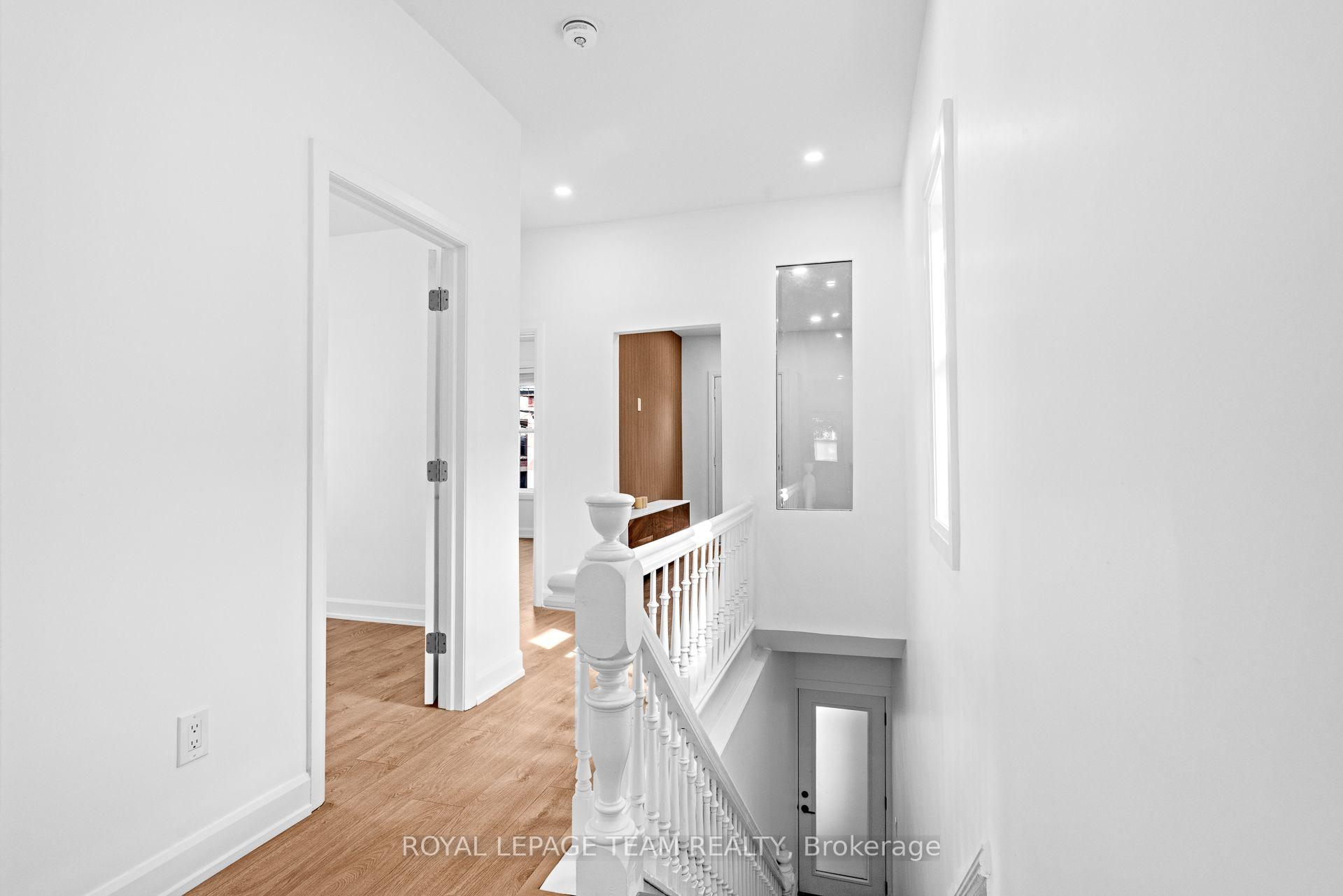Photo 4 of Unit 2, 52 Lees Avenue, Ottawa, Ottawa East — HOMEH