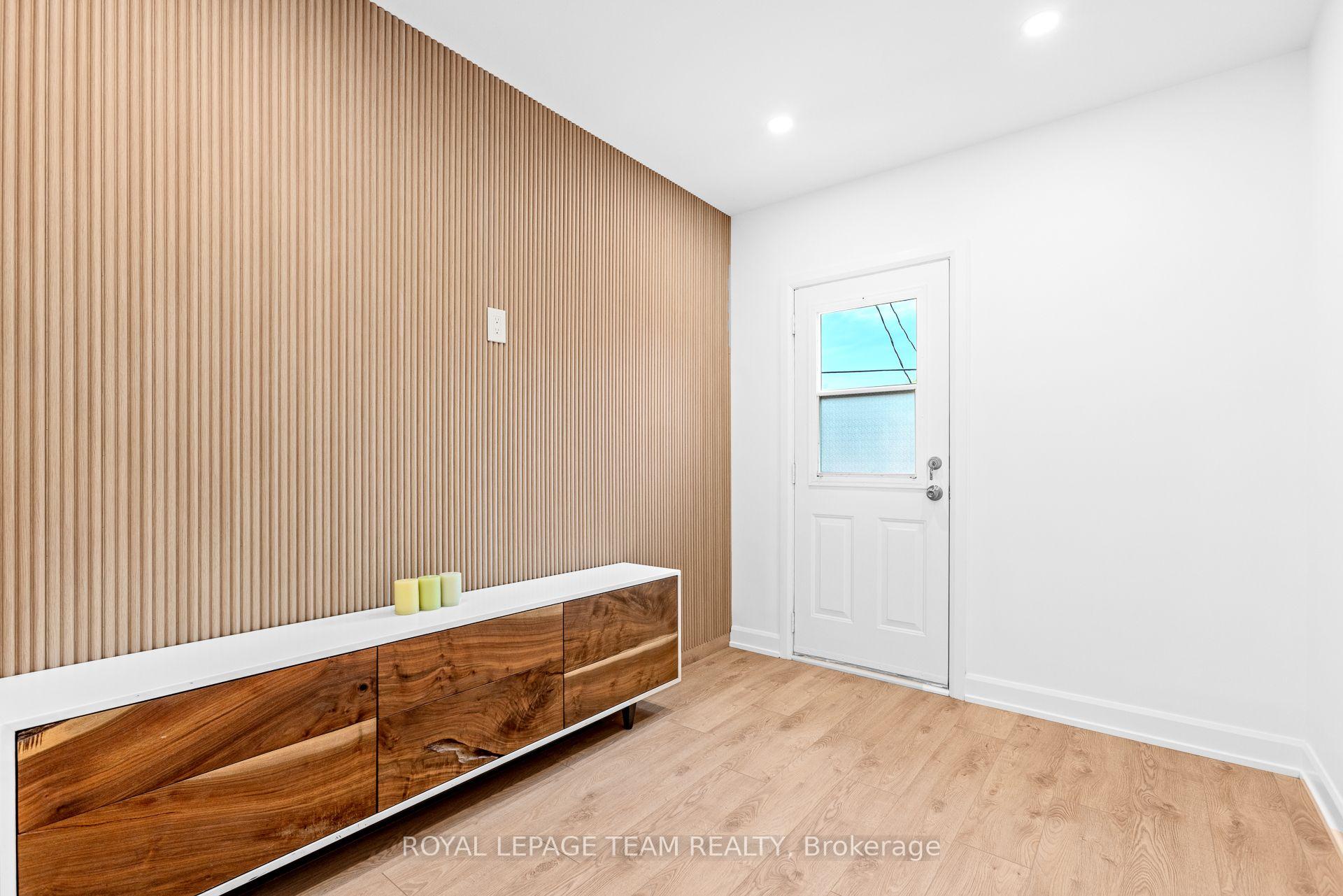 Photo 5 of Unit 2, 52 Lees Avenue, Ottawa, Ottawa East — HOMEH