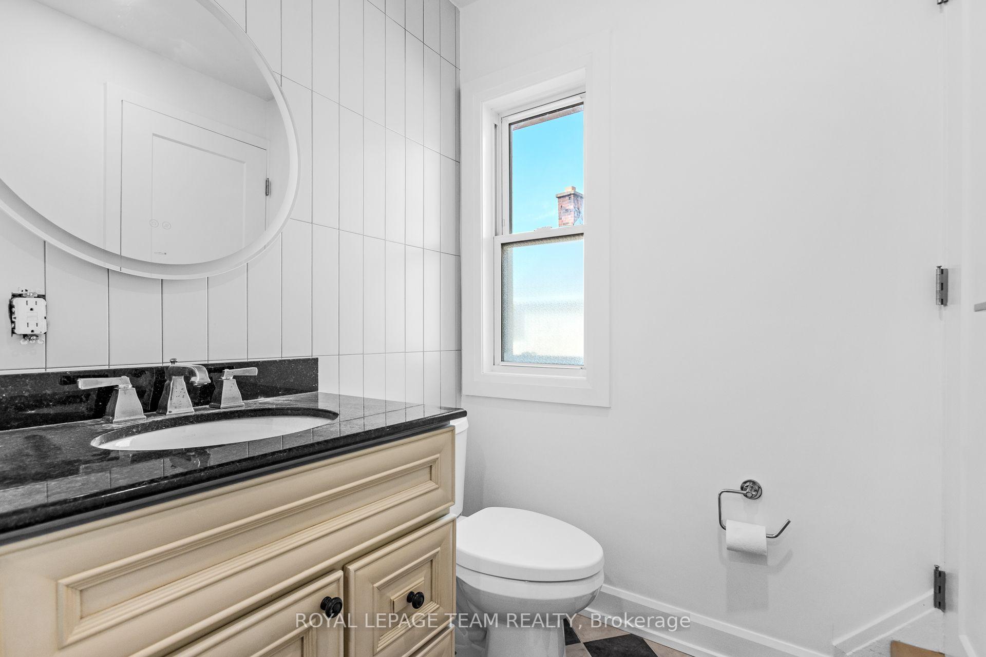 Photo 13 of Unit 2, 52 Lees Avenue, Ottawa, Ottawa East — HOMEH