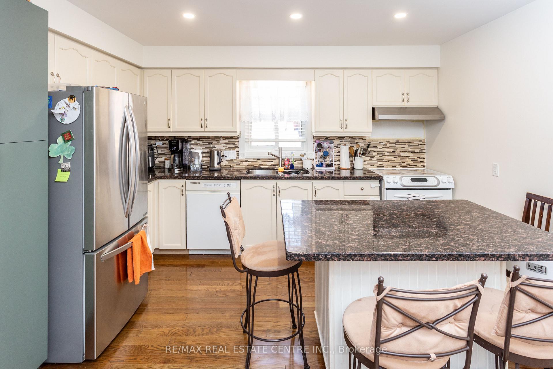 Photo 7 of 4386 Curia Crescent, Mississauga, Rathwood — HOMEH