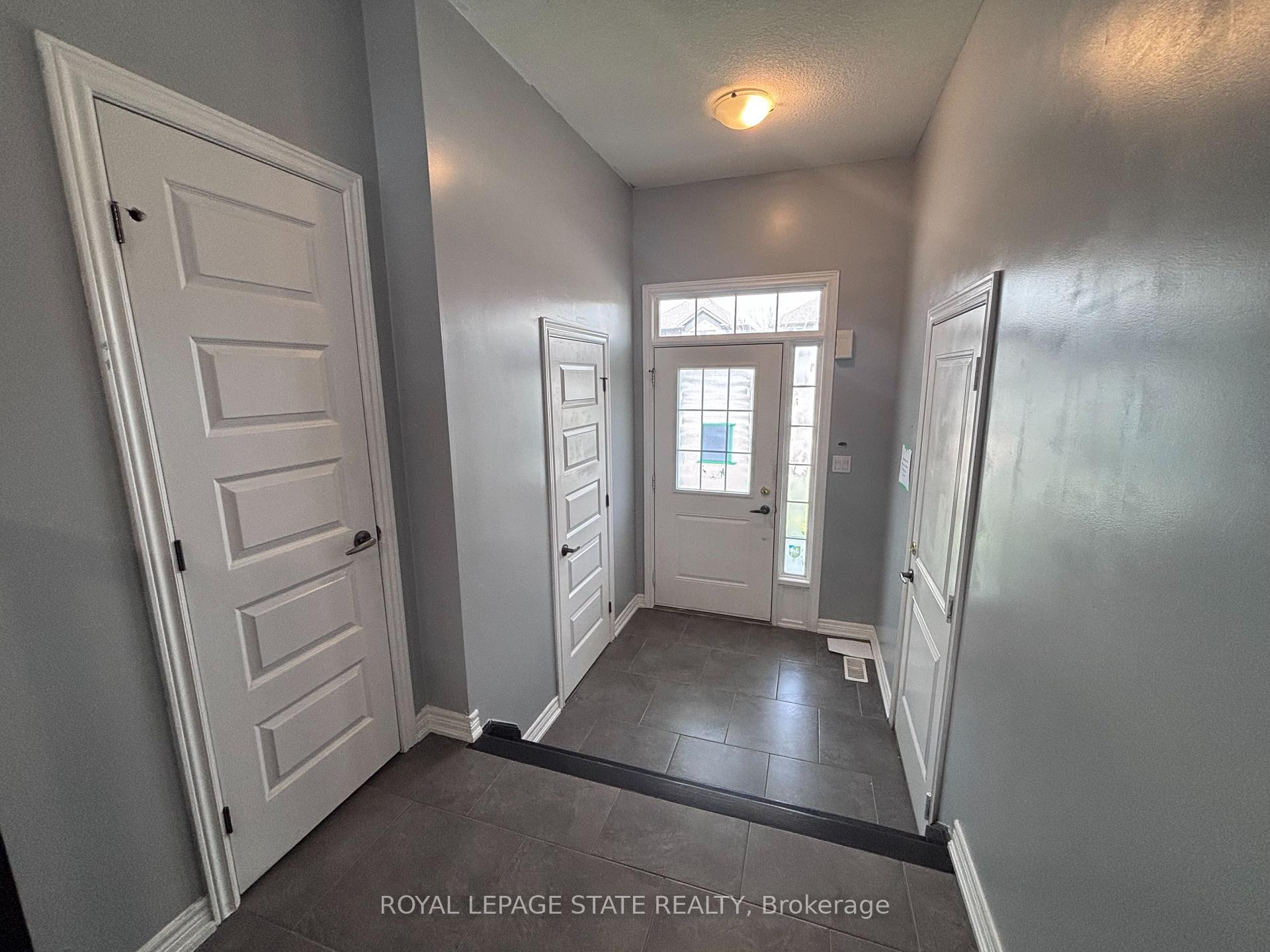 Photo 3 of 71 Fairgrounds Drive, Hamilton, Binbrook — HOMEH