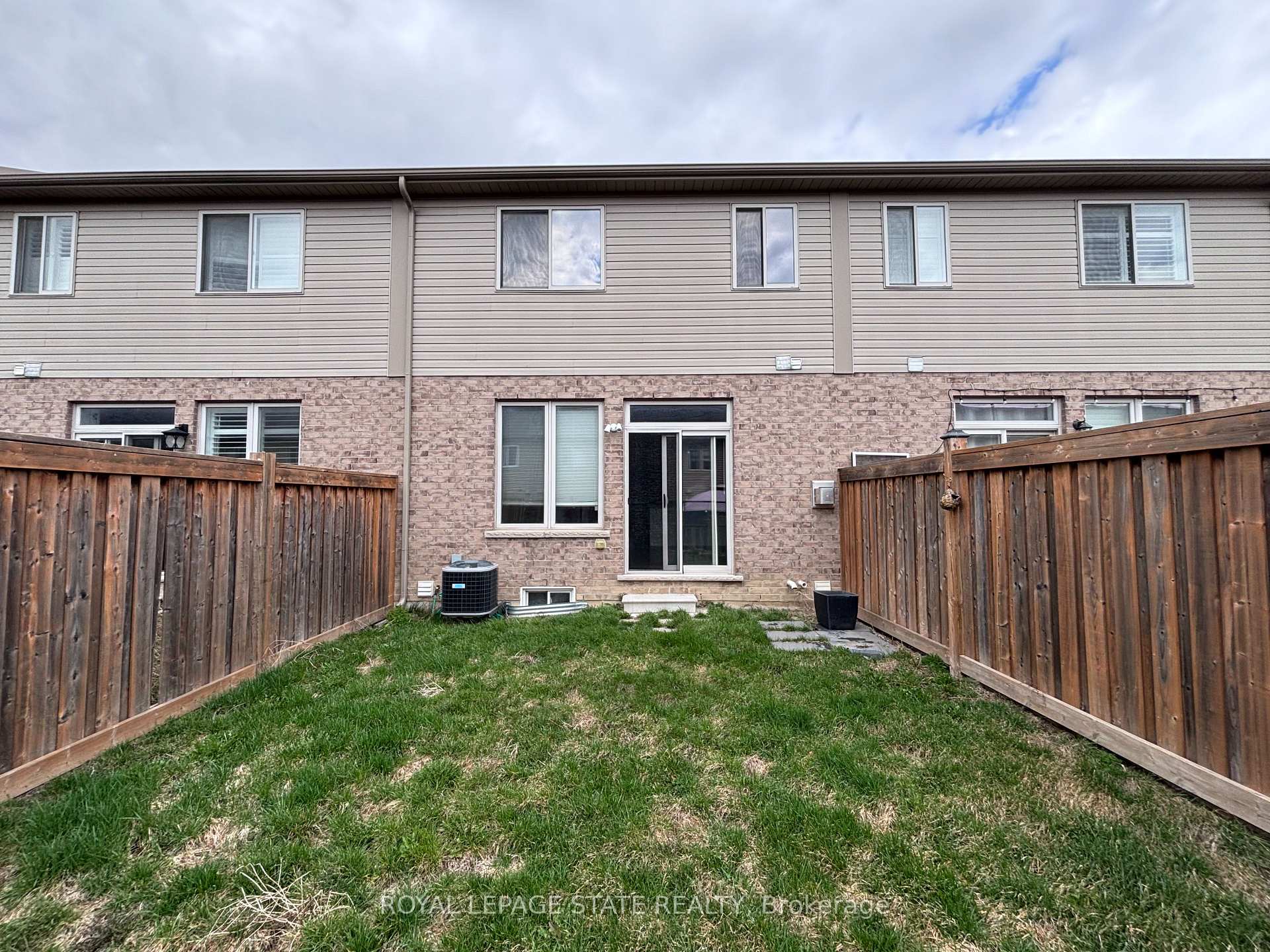 Photo 29 of 71 Fairgrounds Drive, Hamilton, Binbrook — HOMEH