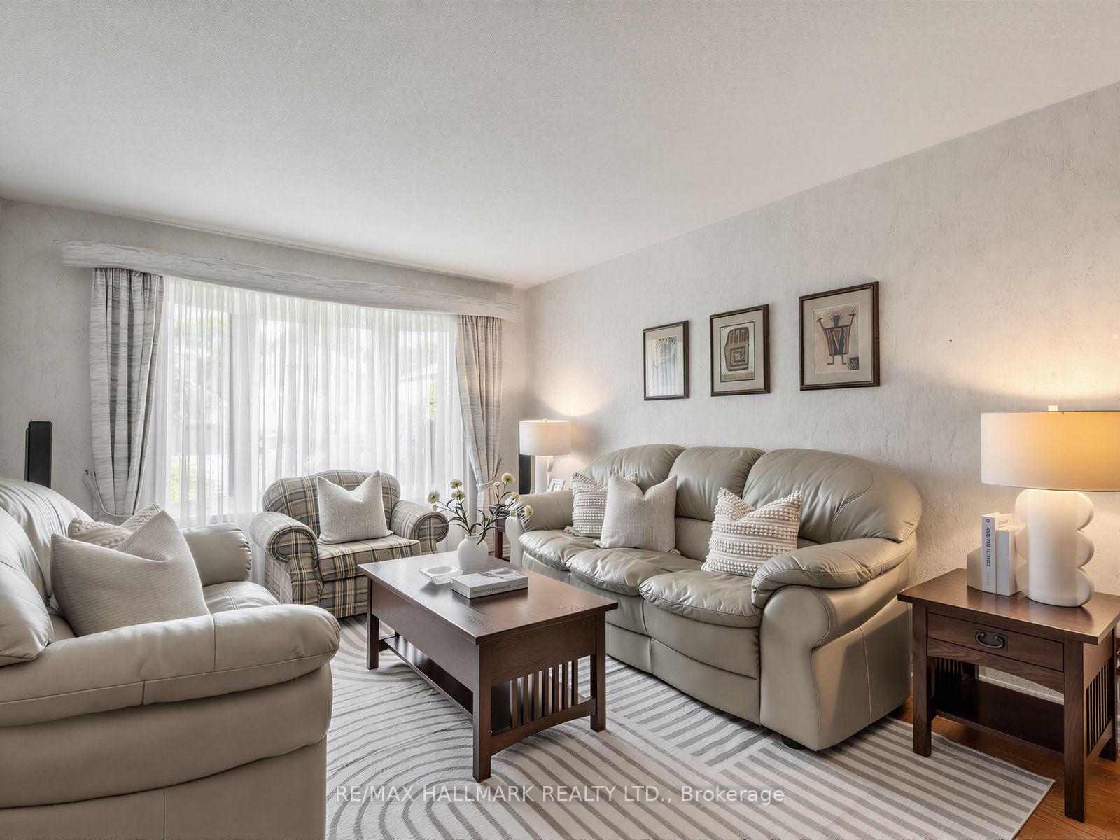 Photo 6 of 185 Aurora Heights Drive, Aurora, Aurora Heights — HOMEH