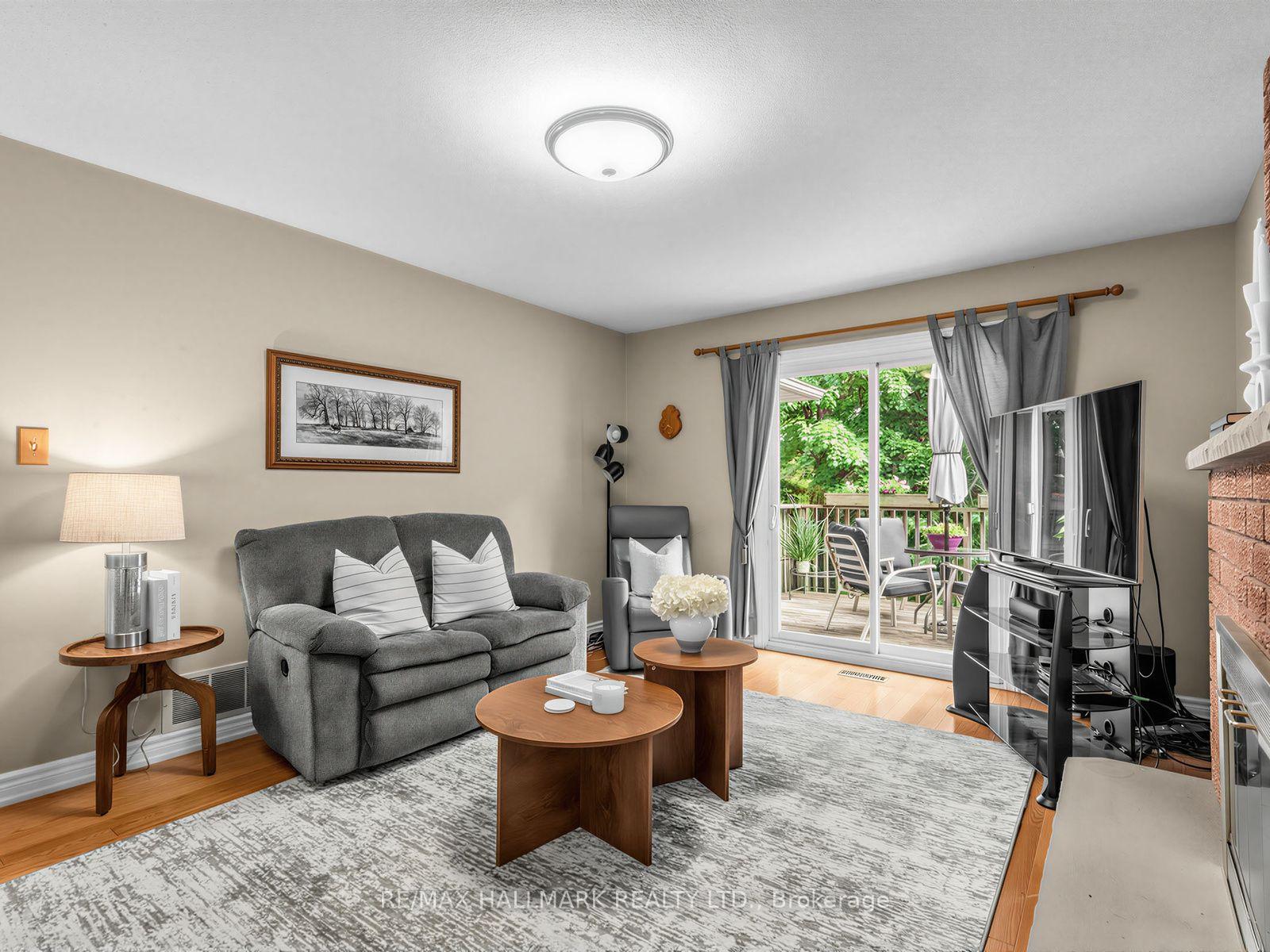 Photo 17 of 185 Aurora Heights Drive, Aurora, Aurora Heights — HOMEH