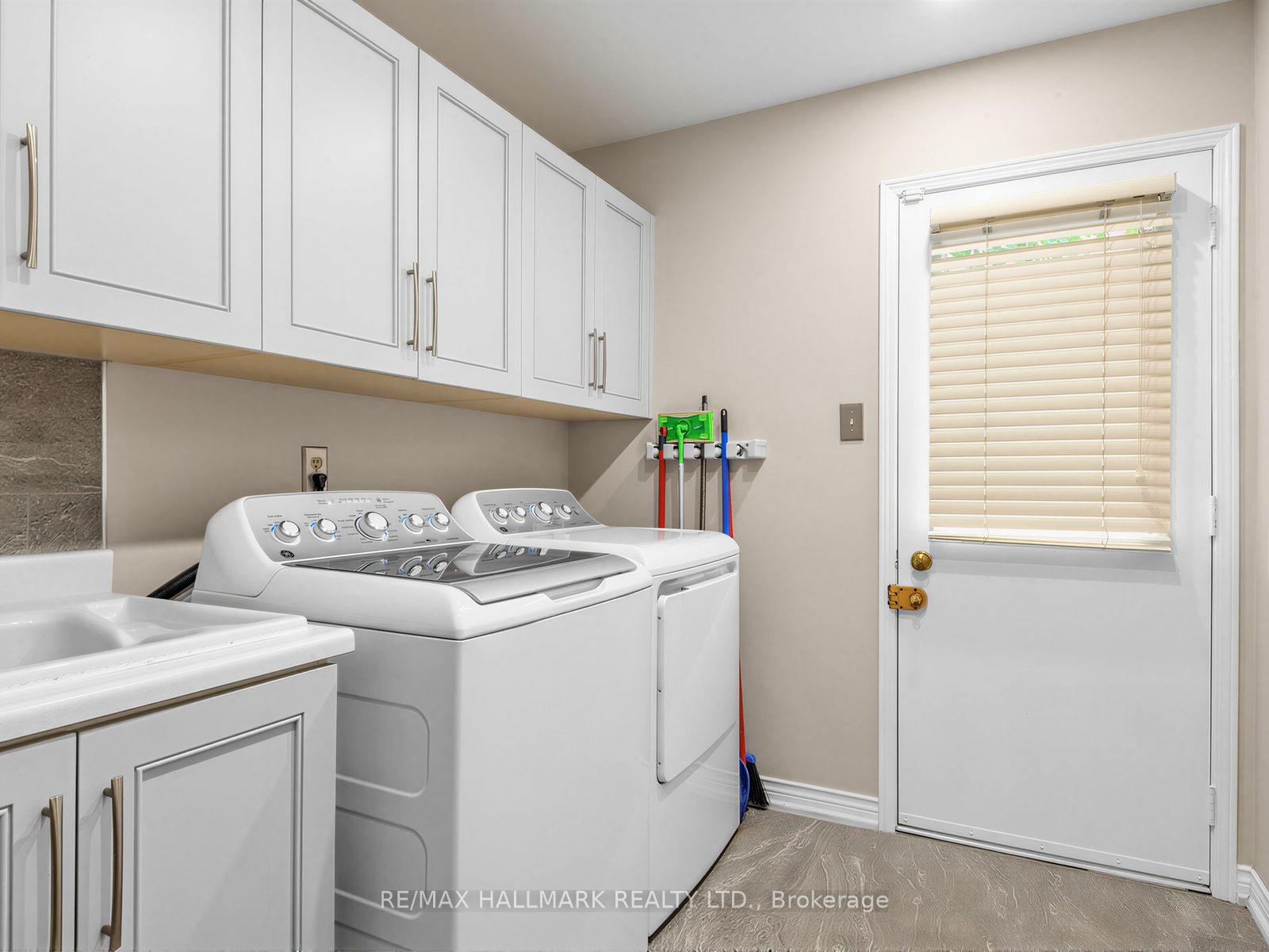 Photo 20 of 185 Aurora Heights Drive, Aurora, Aurora Heights — HOMEH