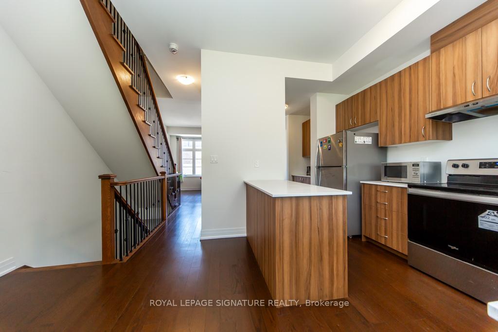 Photo 5 of 102 Salina Street, Mississauga, Streetsville — HOMEH