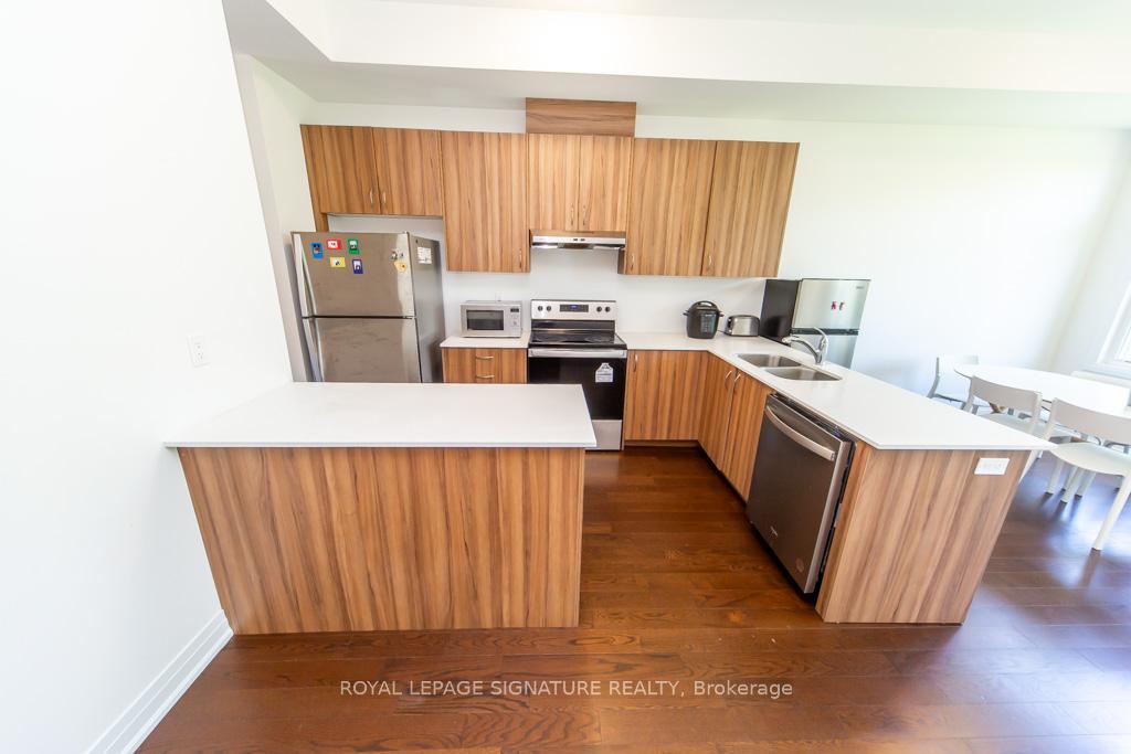 Photo 8 of 102 Salina Street, Mississauga, Streetsville — HOMEH