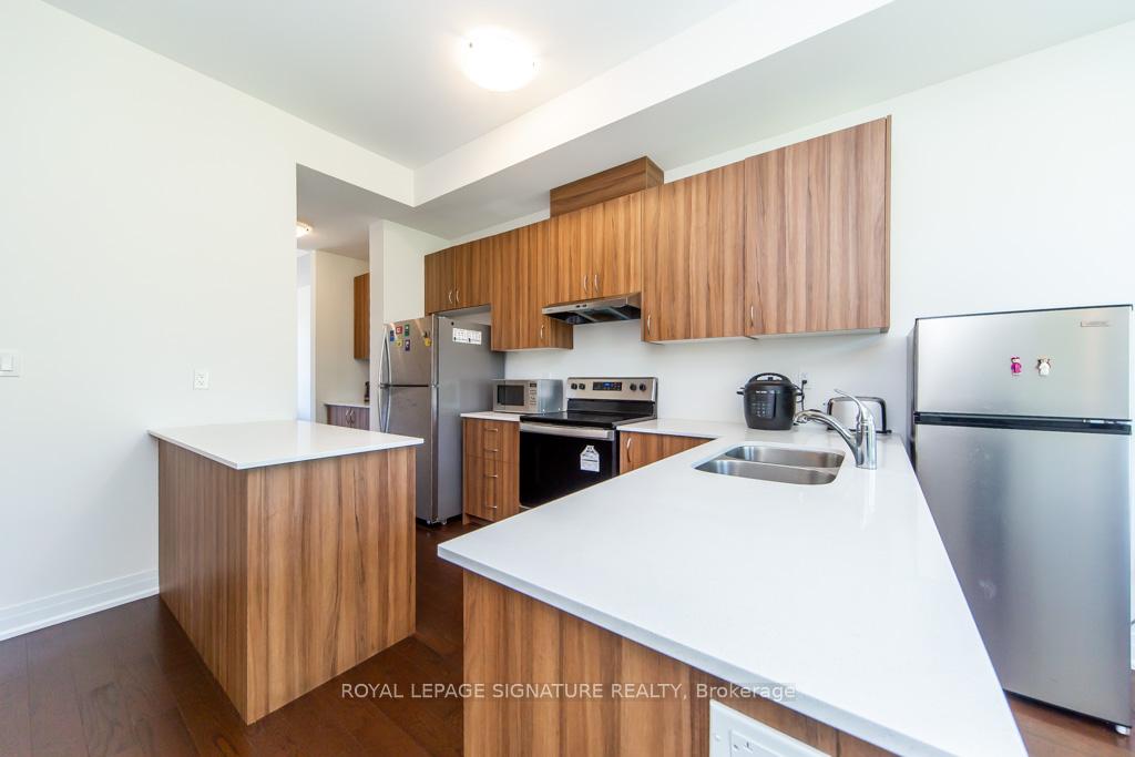 Photo 13 of 102 Salina Street, Mississauga, Streetsville — HOMEH