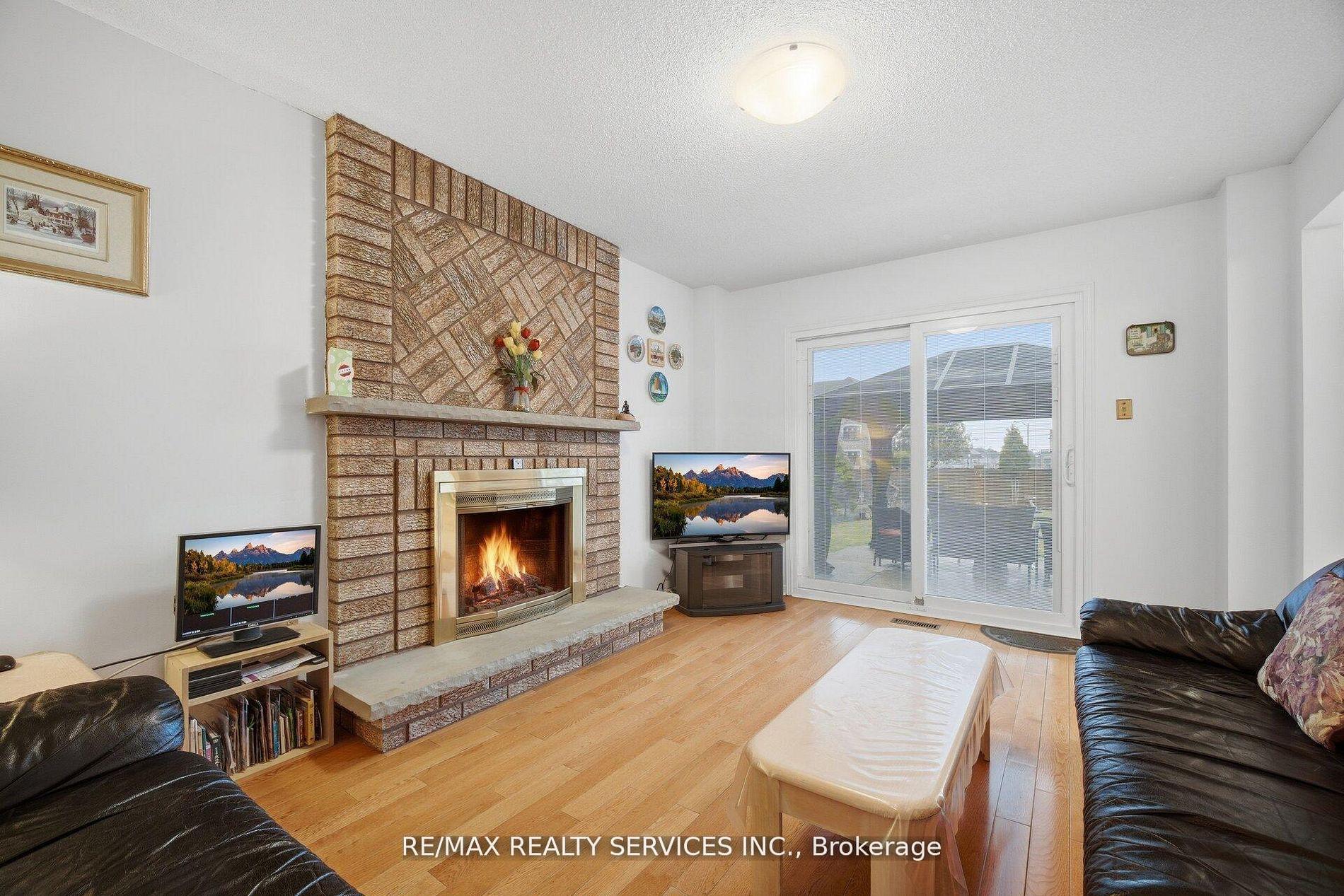 Photo 20 of 62 Fernbrook Crescent, Brampton, Snelgrove — HOMEH