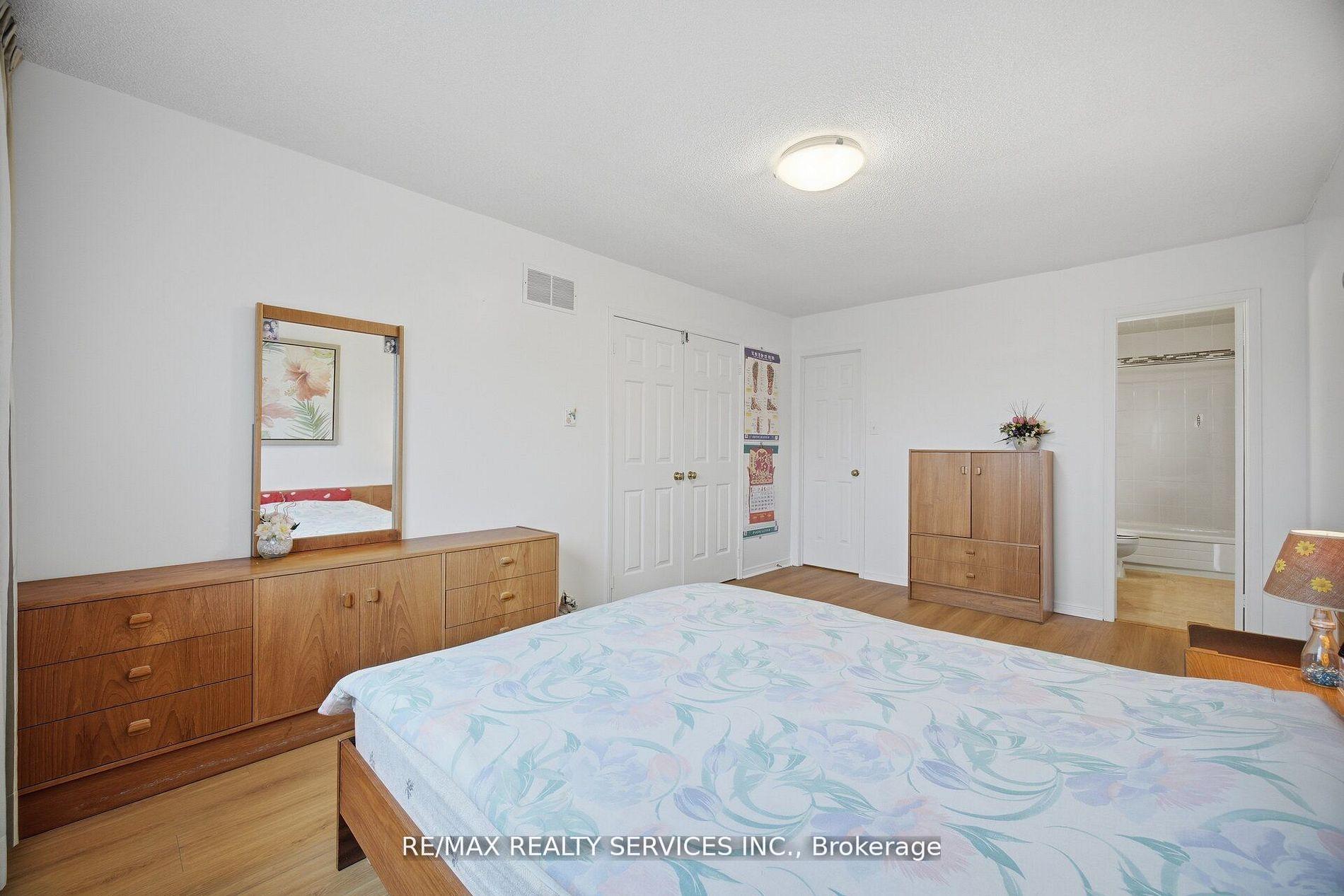 Photo 26 of 62 Fernbrook Crescent, Brampton, Snelgrove — HOMEH