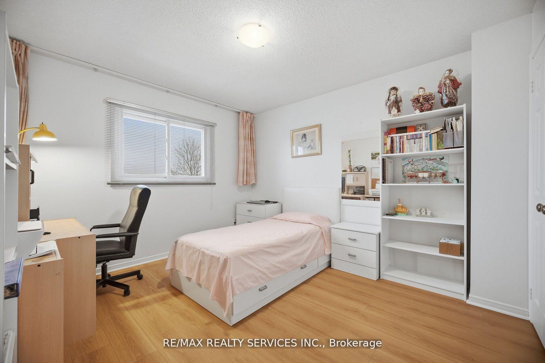Photo 31 of 62 Fernbrook Crescent, Brampton, Snelgrove — HOMEH