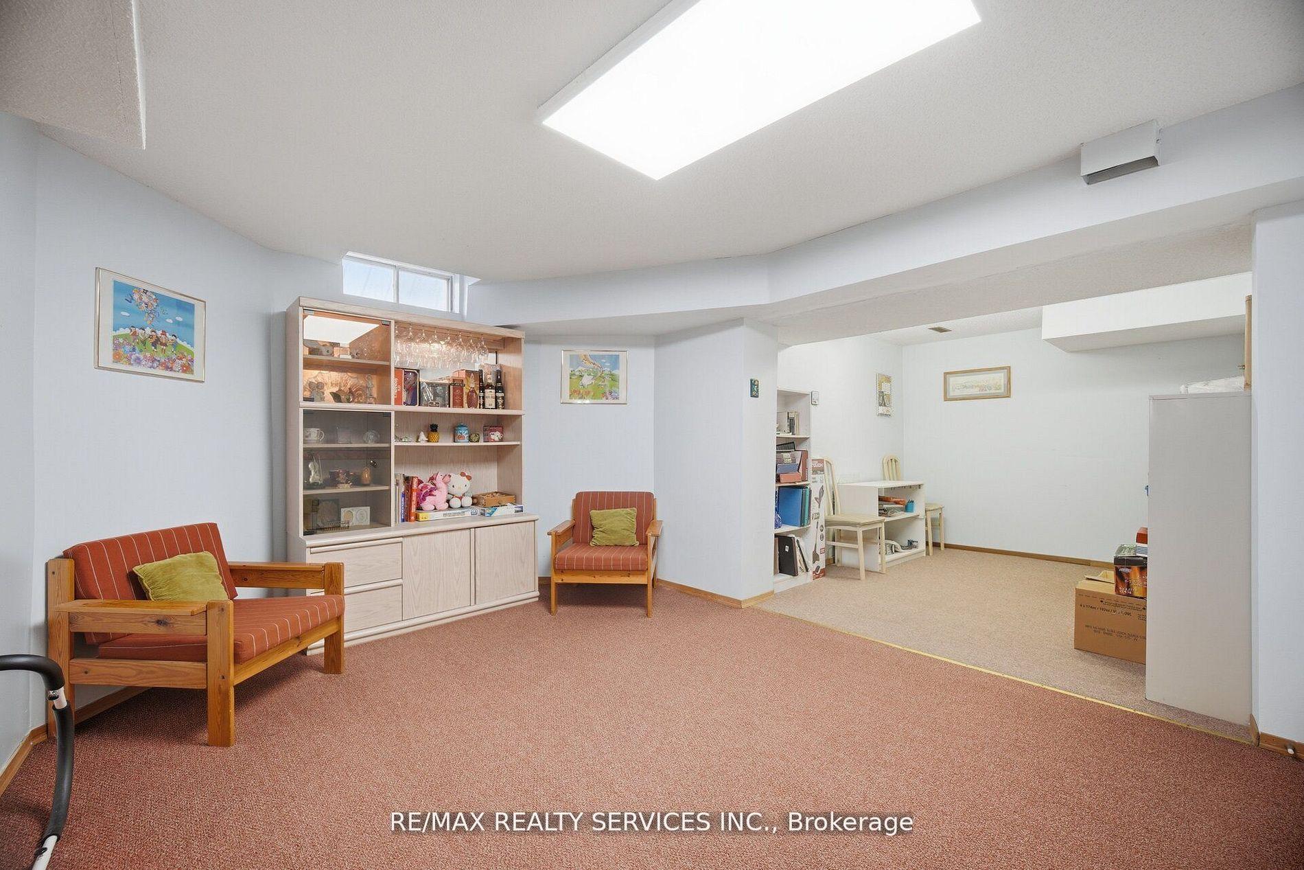 Photo 40 of 62 Fernbrook Crescent, Brampton, Snelgrove — HOMEH
