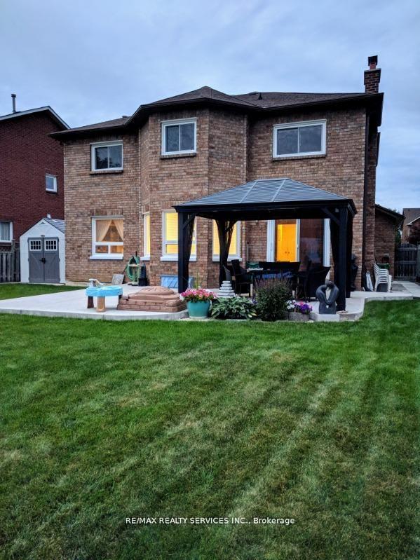 Photo 47 of 62 Fernbrook Crescent, Brampton, Snelgrove — HOMEH