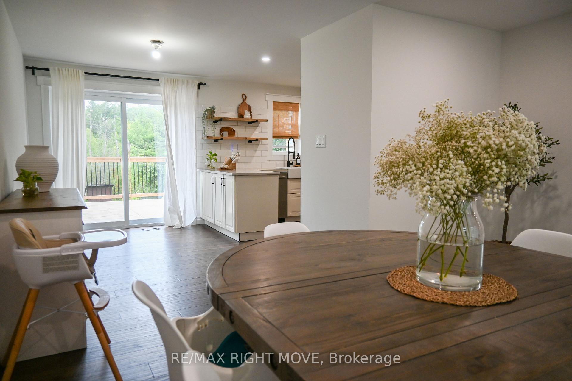 Photo 8 of 4287 Huronia Road, Severn, Rural Severn — HOMEH
