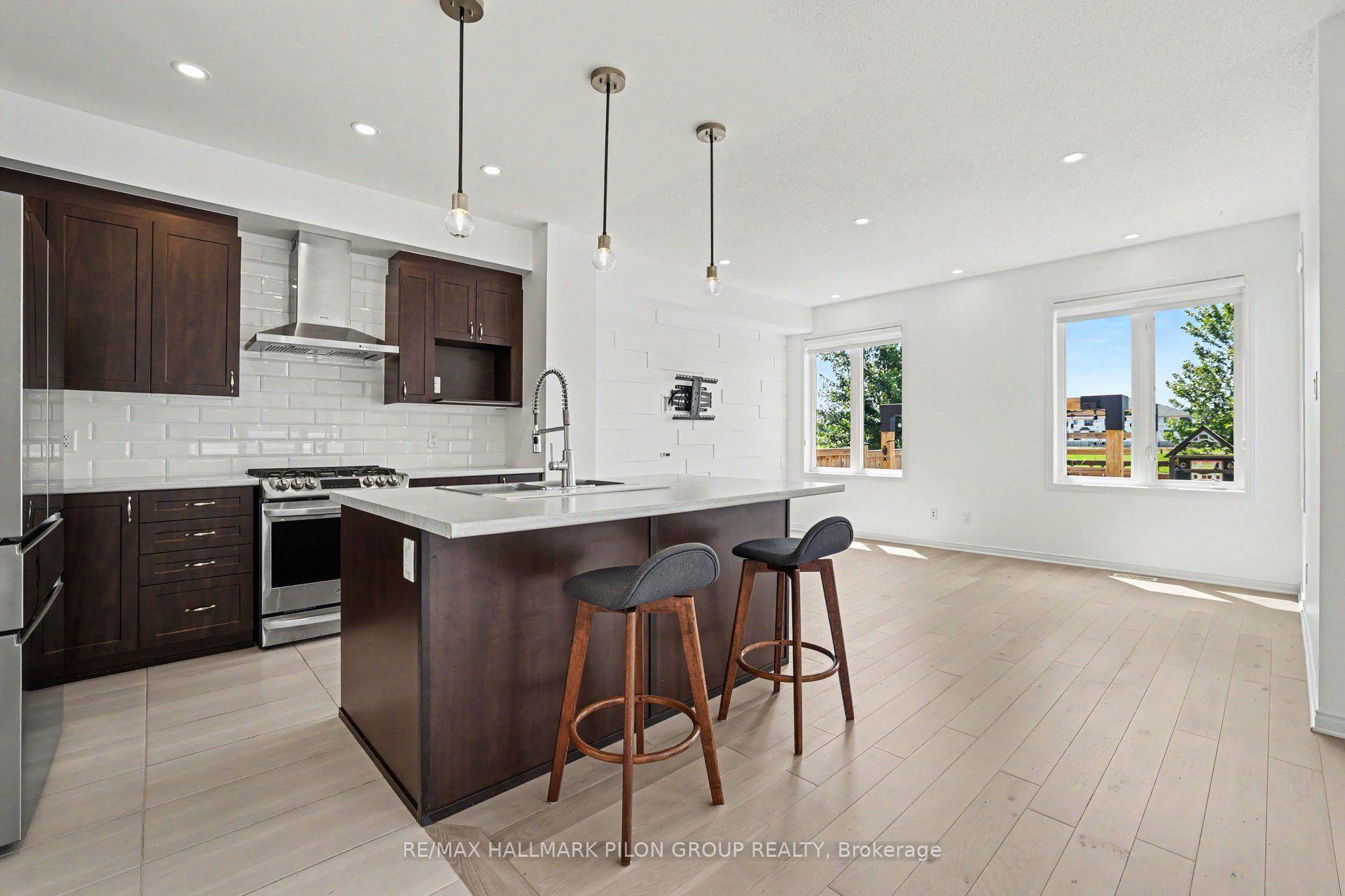 Photo 5 of 38 Riddell Street, Carleton Place, Carleton Place — HOMEH