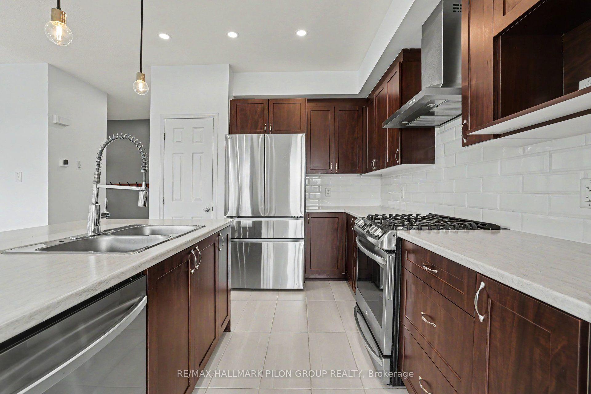 Photo 8 of 38 Riddell Street, Carleton Place, Carleton Place — HOMEH