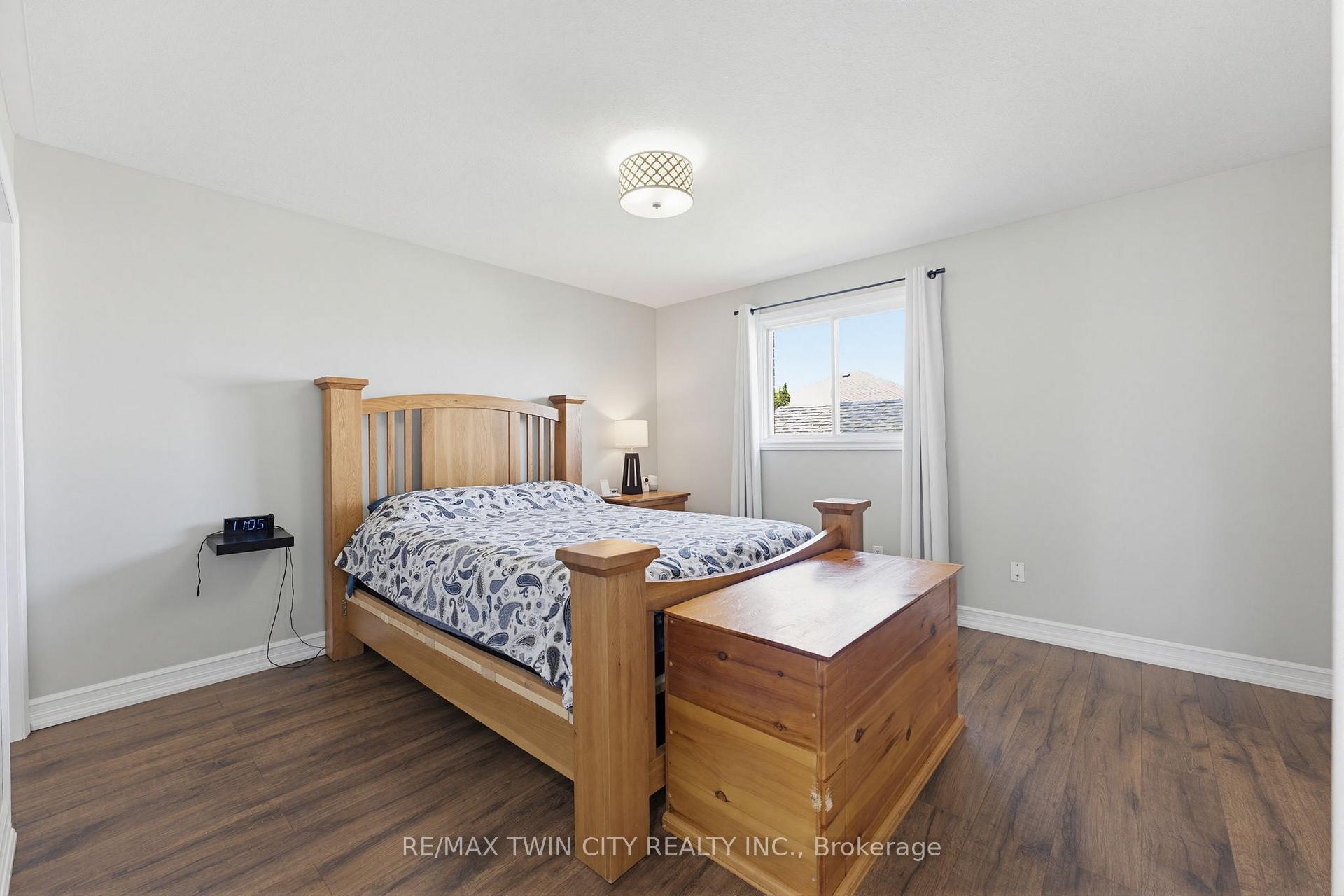 Photo 13 of 60 St Patrick's Drive, Brantford, West Brant — HOMEH