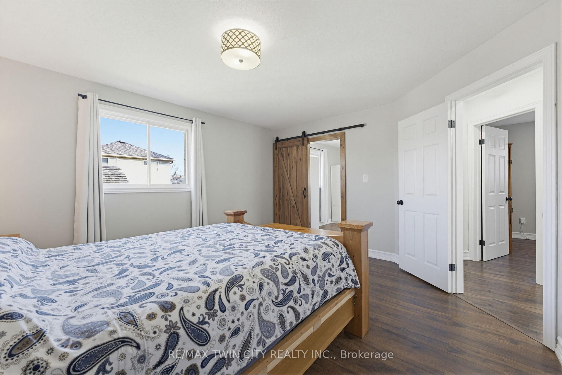 Photo 14 of 60 St Patrick's Drive, Brantford, West Brant — HOMEH