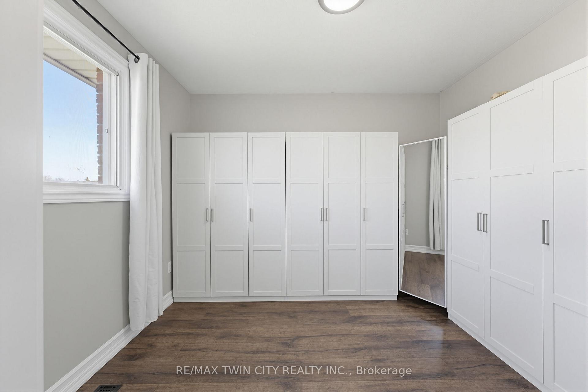 Photo 15 of 60 St Patrick's Drive, Brantford, West Brant — HOMEH