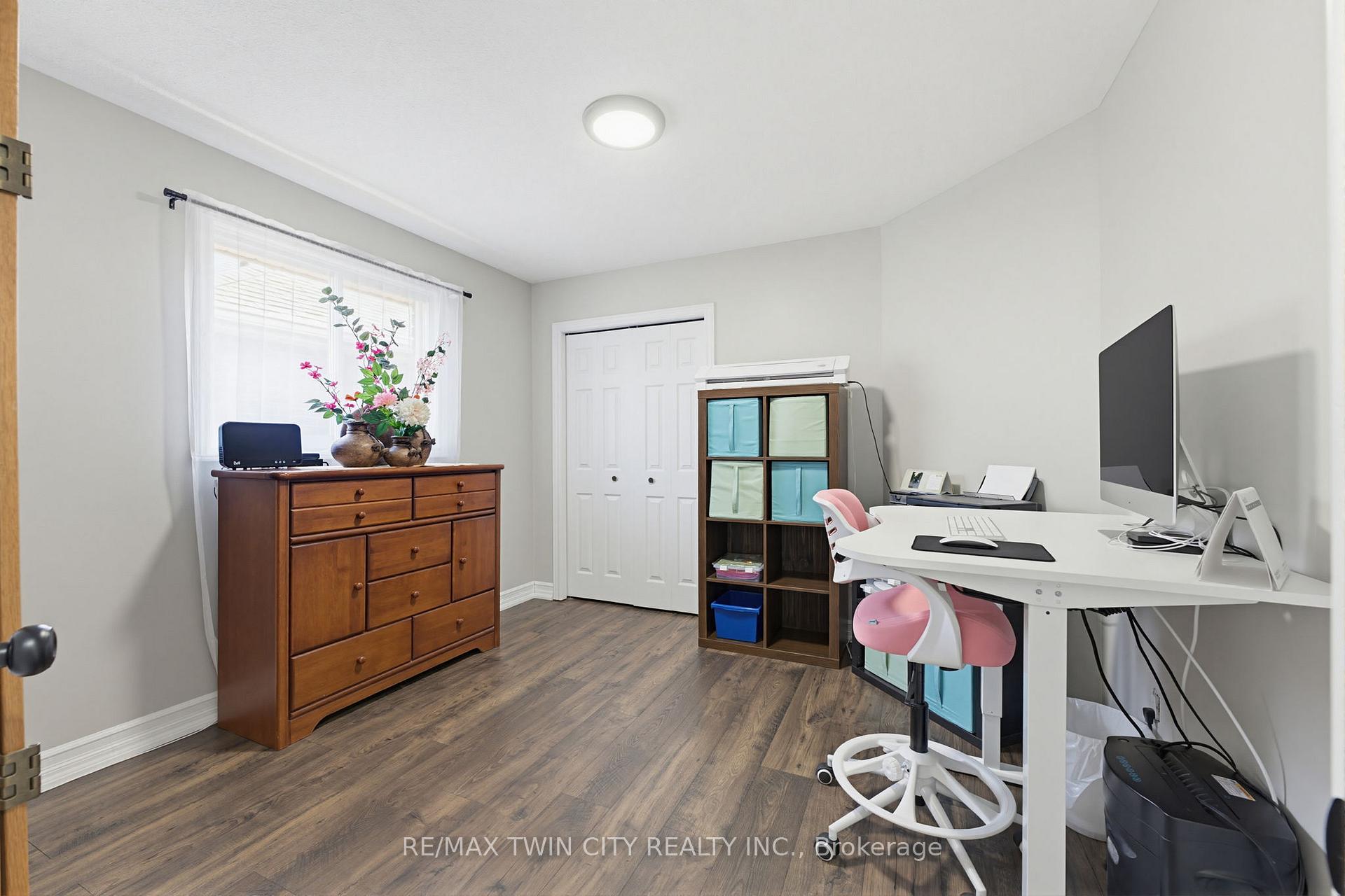 Photo 17 of 60 St Patrick's Drive, Brantford, West Brant — HOMEH