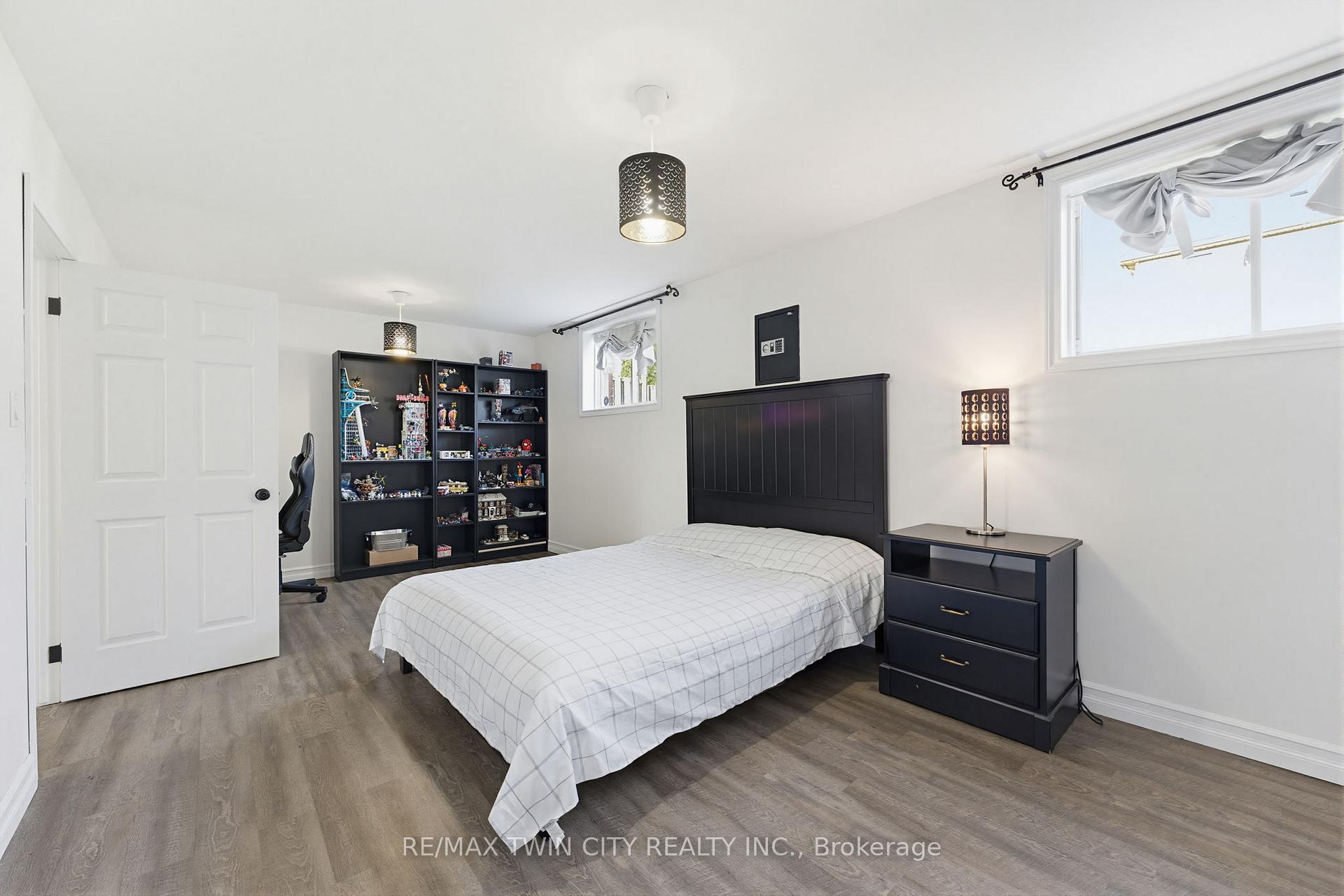 Photo 22 of 60 St Patrick's Drive, Brantford, West Brant — HOMEH