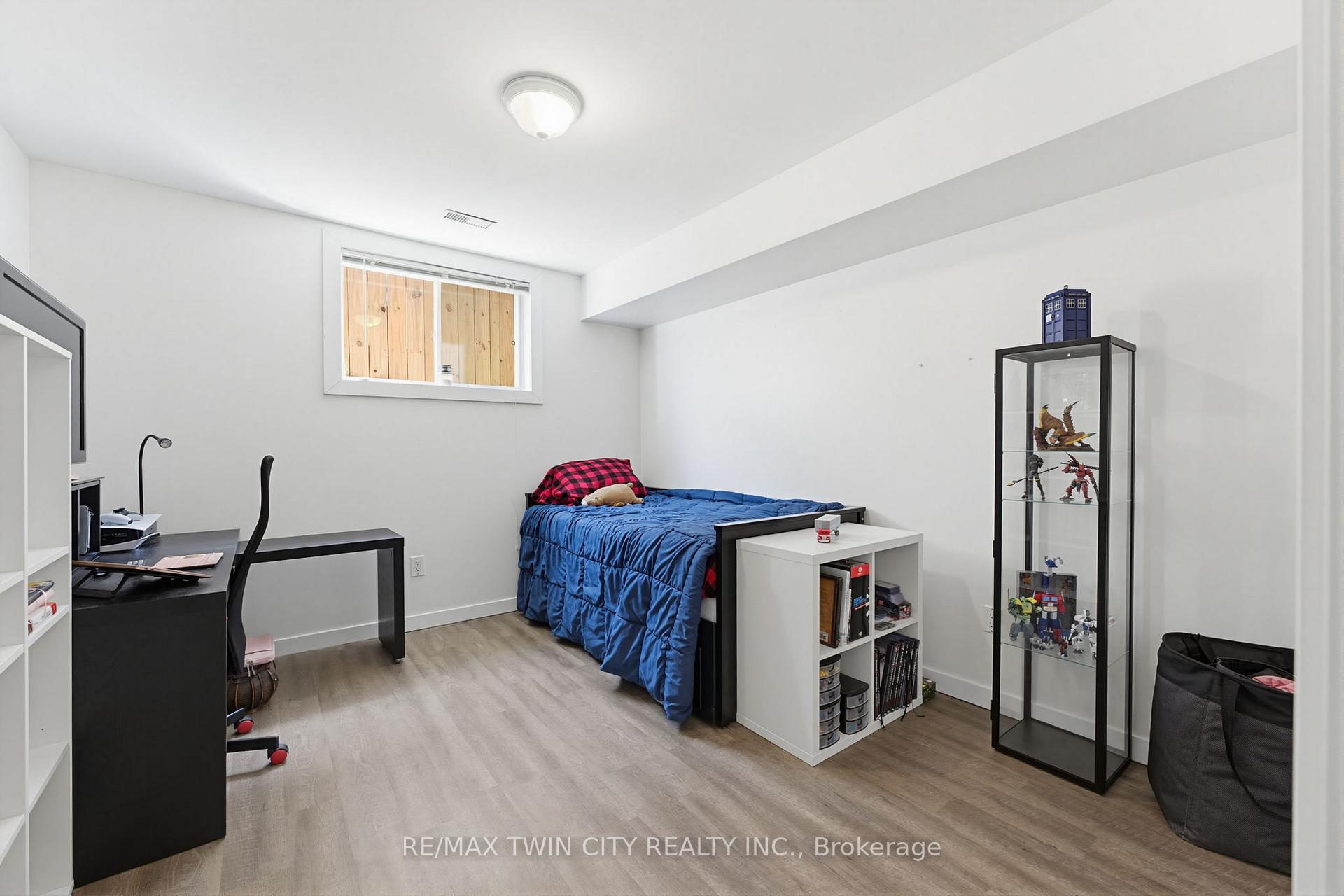 Photo 24 of 60 St Patrick's Drive, Brantford, West Brant — HOMEH