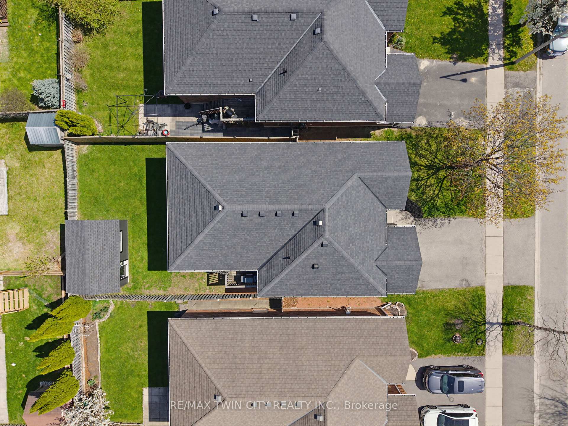 Photo 32 of 60 St Patrick's Drive, Brantford, West Brant — HOMEH