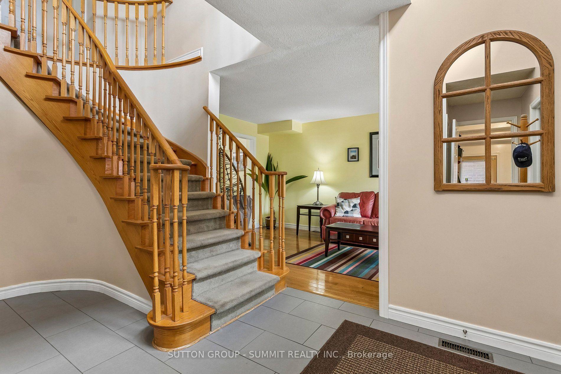 Photo 7 of 3176 Dovetail Mews, Mississauga, Erin Mills — HOMEH
