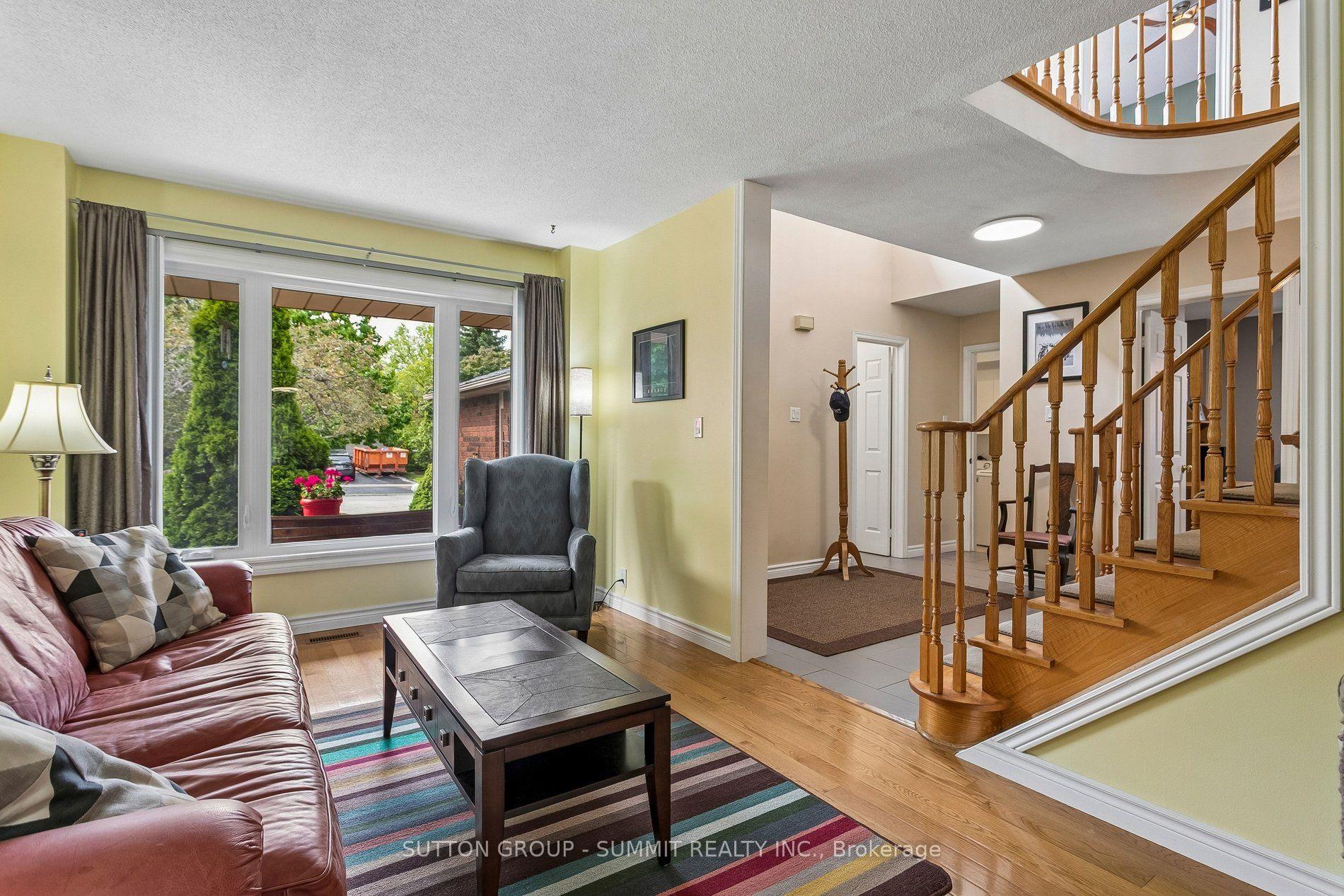 Photo 9 of 3176 Dovetail Mews, Mississauga, Erin Mills — HOMEH