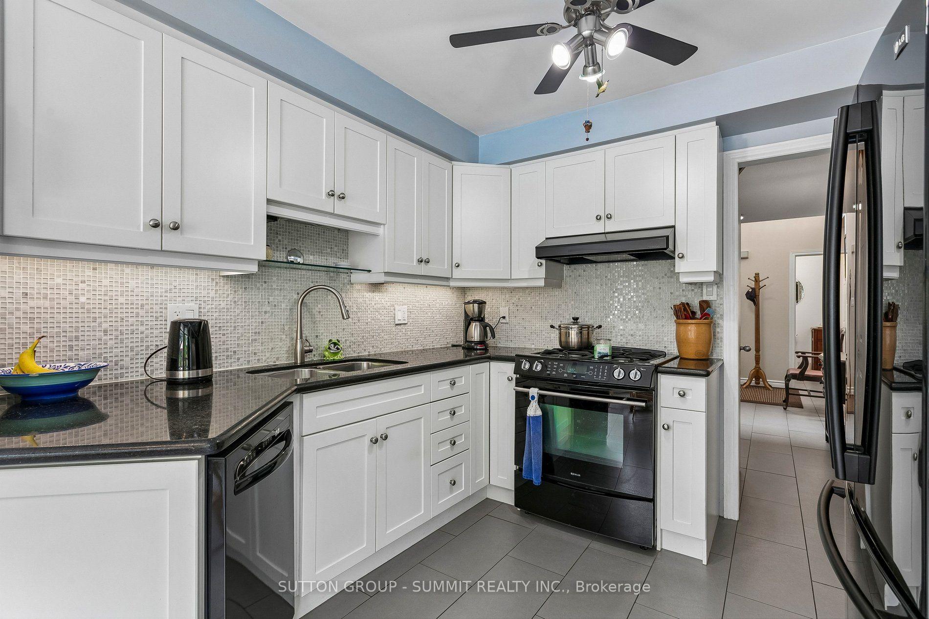 Photo 12 of 3176 Dovetail Mews, Mississauga, Erin Mills — HOMEH
